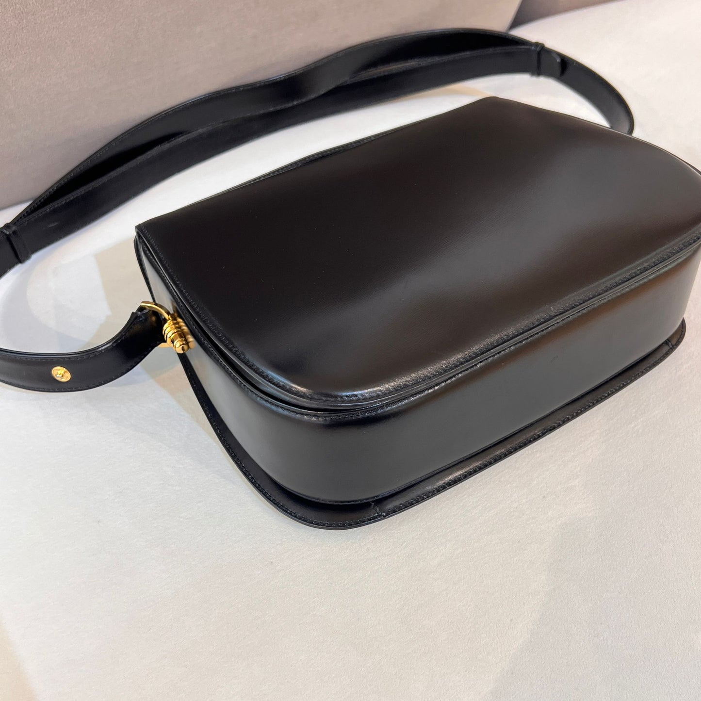 Gucci Vintage Turn Lock Box Black Leather Shoulder Bag