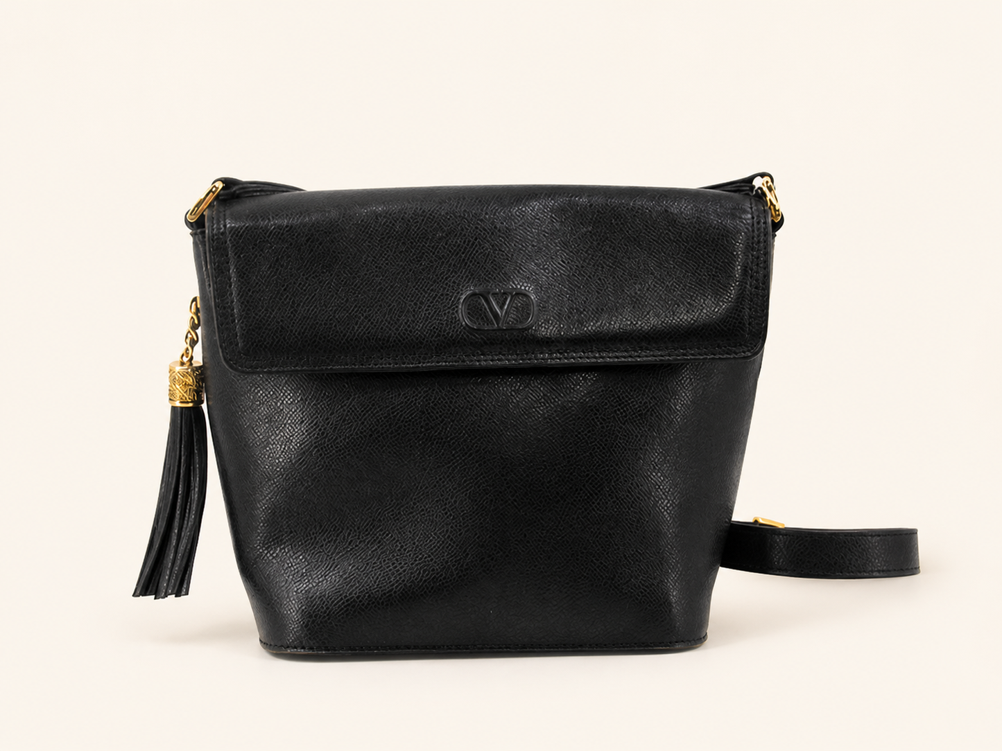 Vintage Valentino Garavani black leather tassel shoulder bag