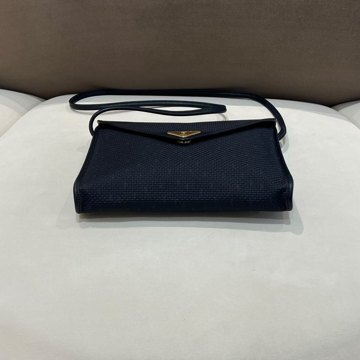 Yves Saint Laurent 中古深藍色編織信封肩袋