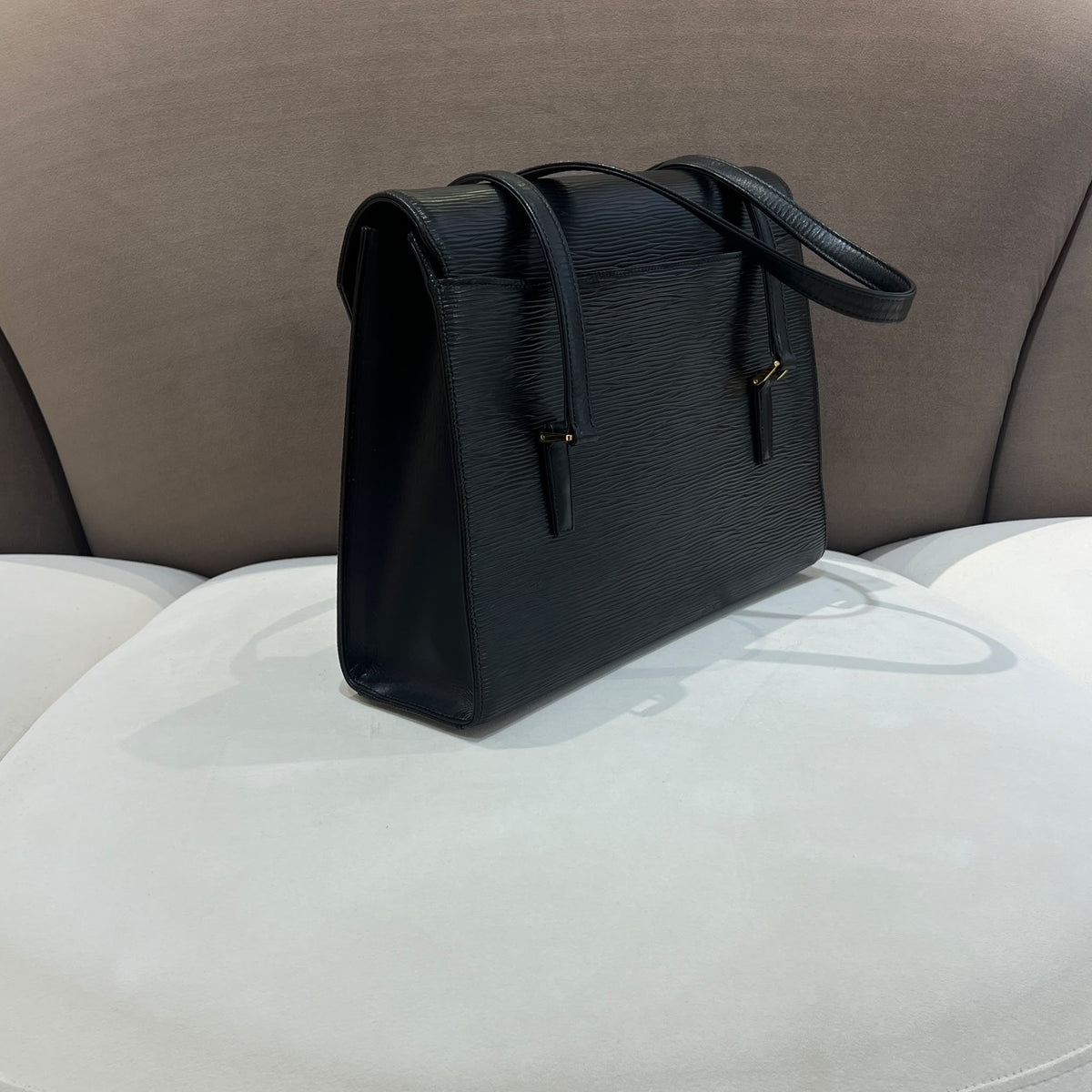 Valentino Garavani 中古黑色皮革圓章手袋