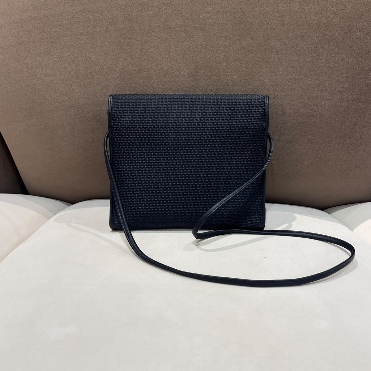 Yves Saint Laurent 中古深藍色編織信封肩袋