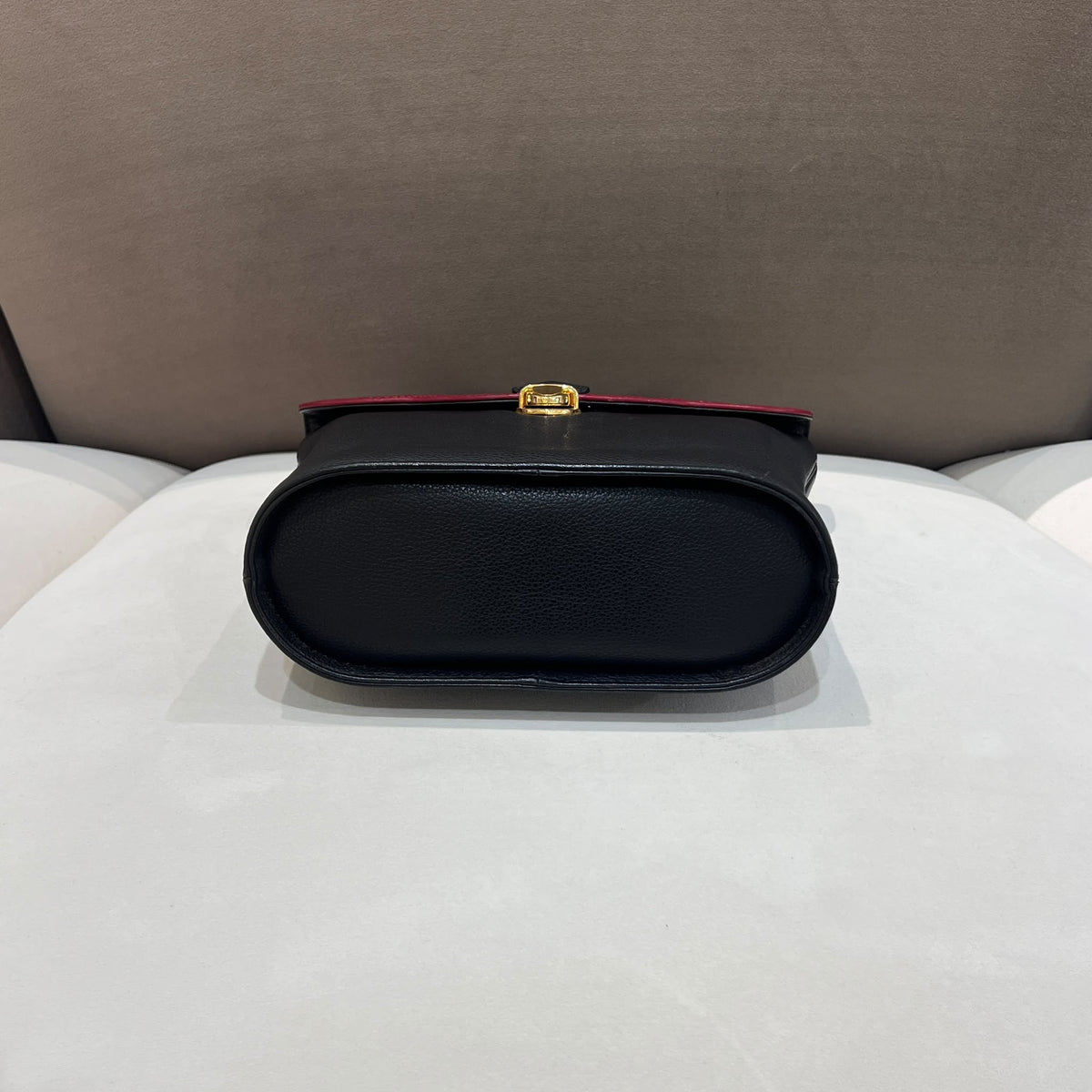Yves Saint Laurent 中古黑色皮革紅色飾邊手袋