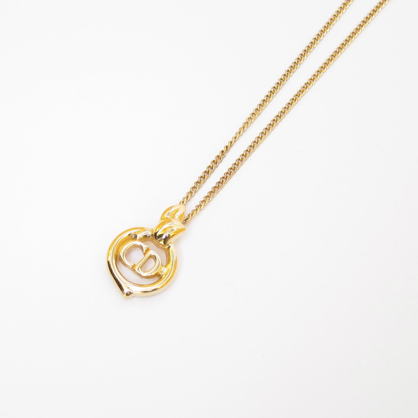 Christian Dior Vintage CD Logo in Leaf Circle Golden Necklace