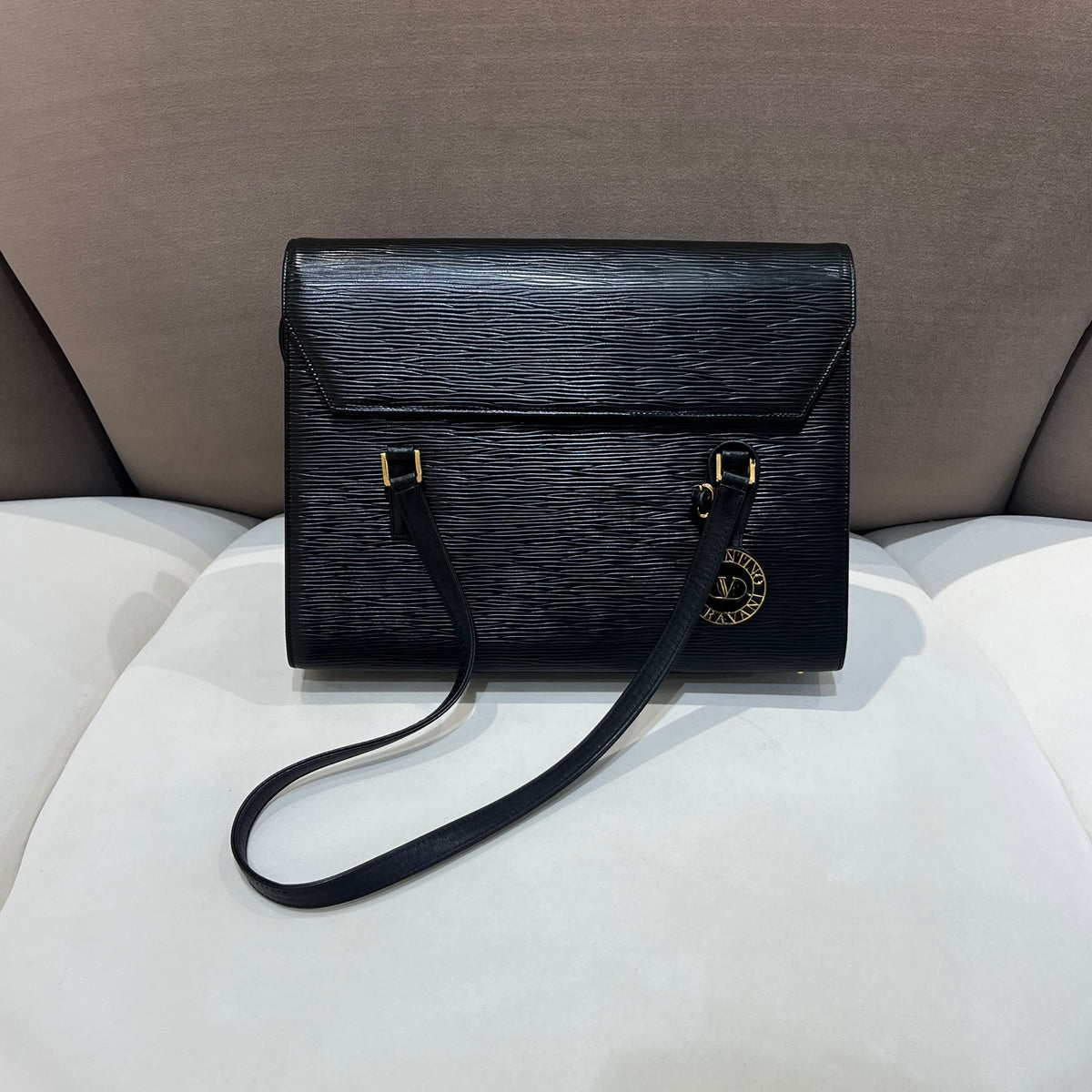 Valentino Garavani 中古黑色皮革圓章手袋