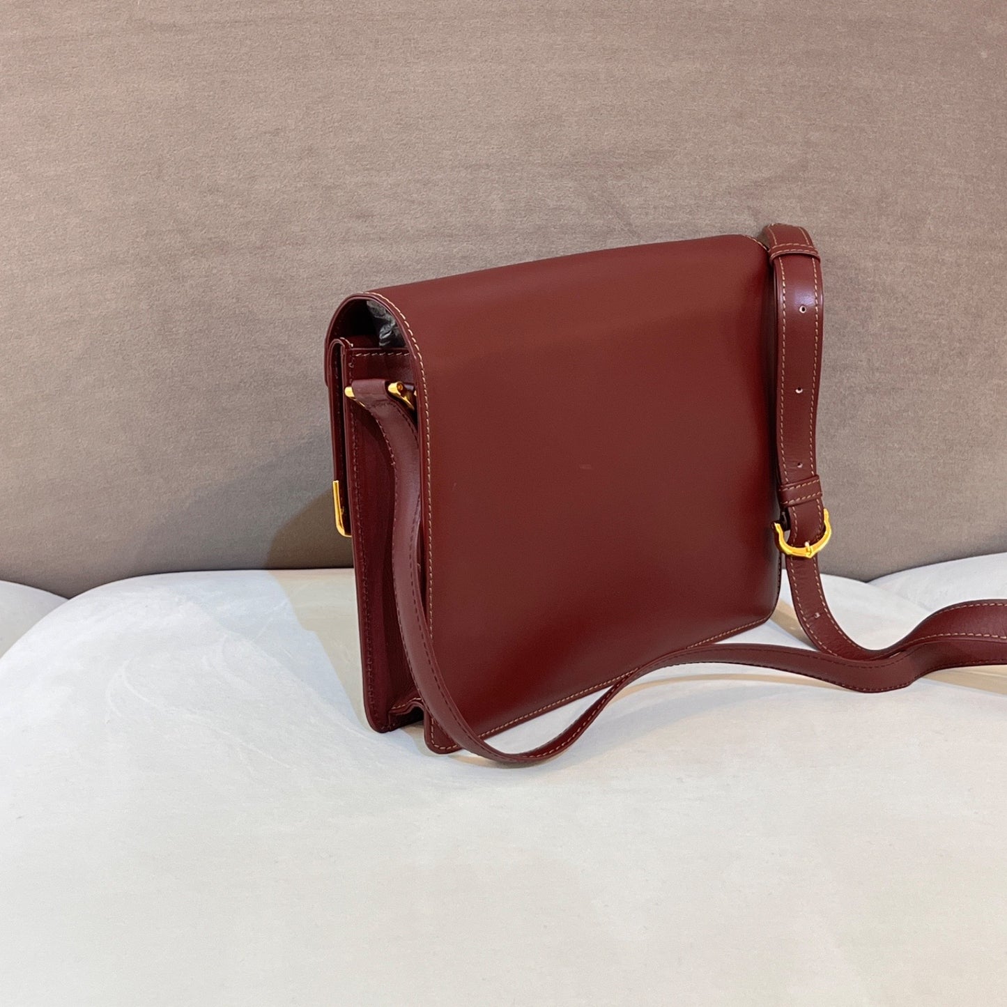 Cartier Must Line Vintage Burgundy Leather Gold Logo Shoulder Bag