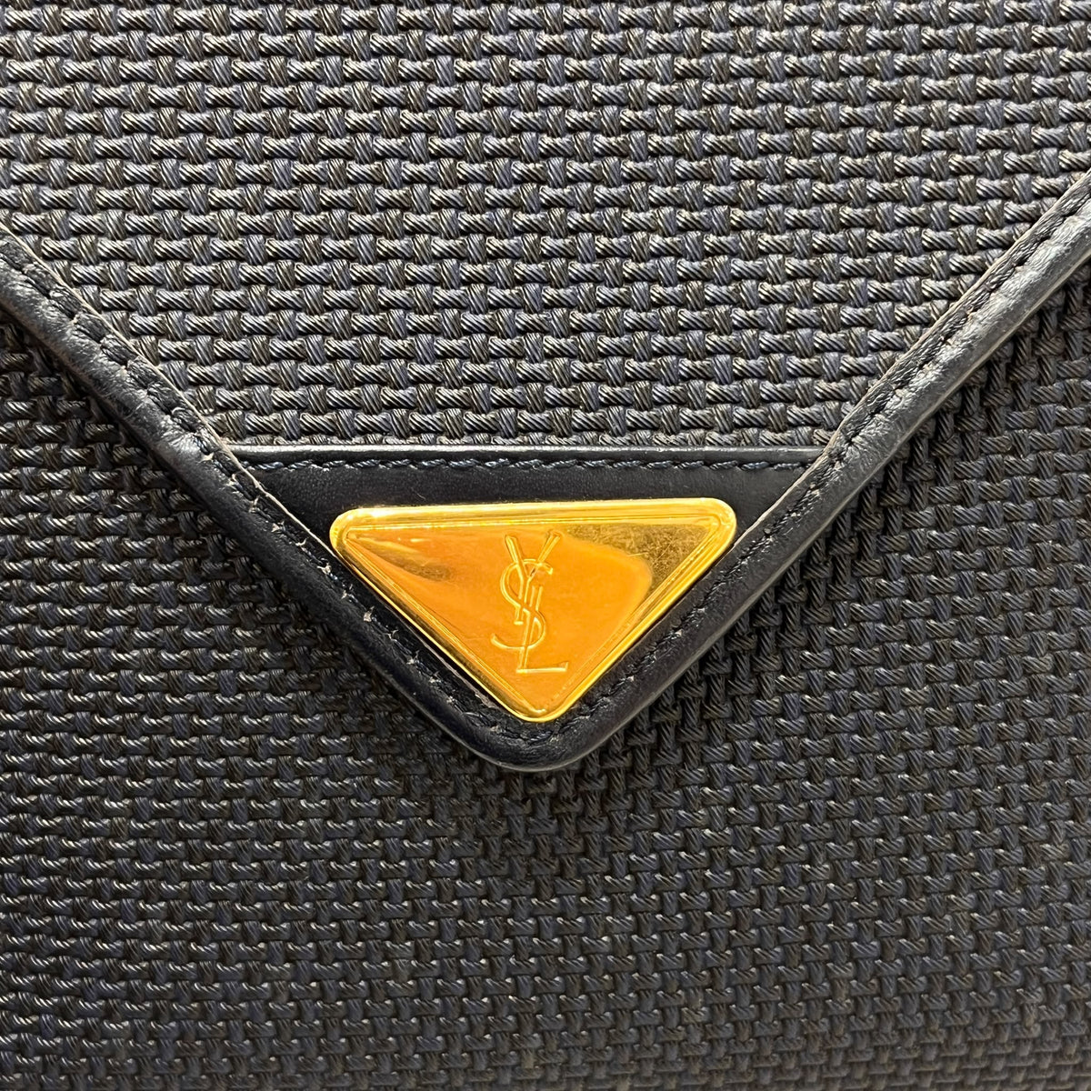 Yves Saint Laurent 中古深藍色編織信封肩袋