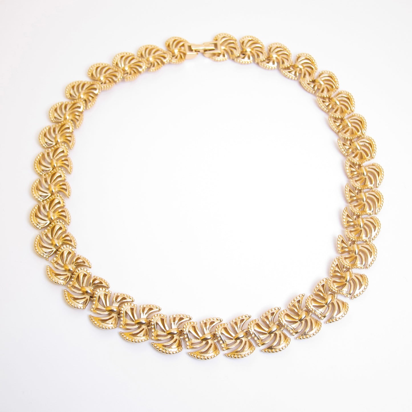 Nina Ricci Vintage Ribbed Ribbon Bow Golden Necklace