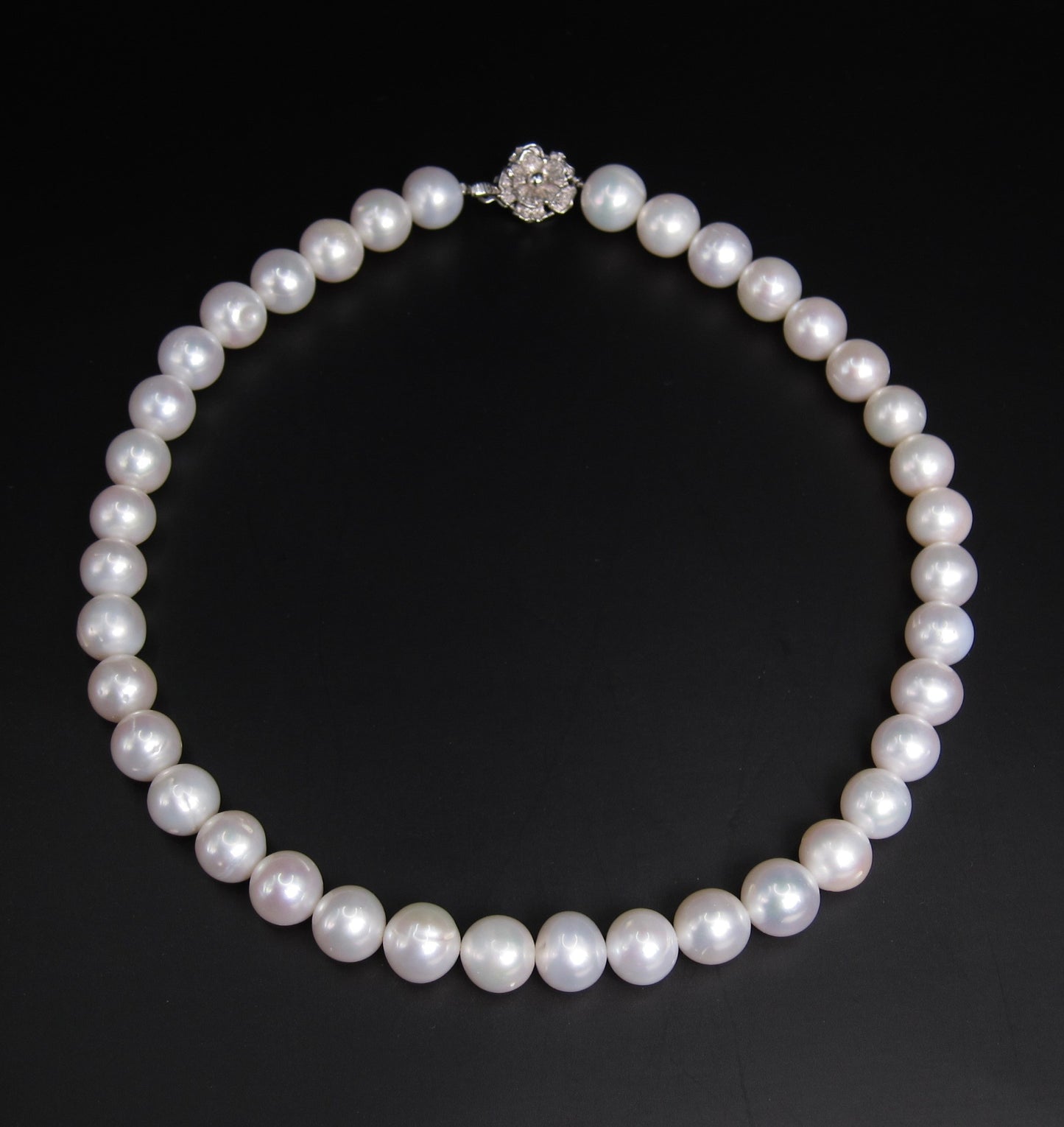 No Brand Vintage Freshwater Pearl with Silver Flower Buckle Necklace