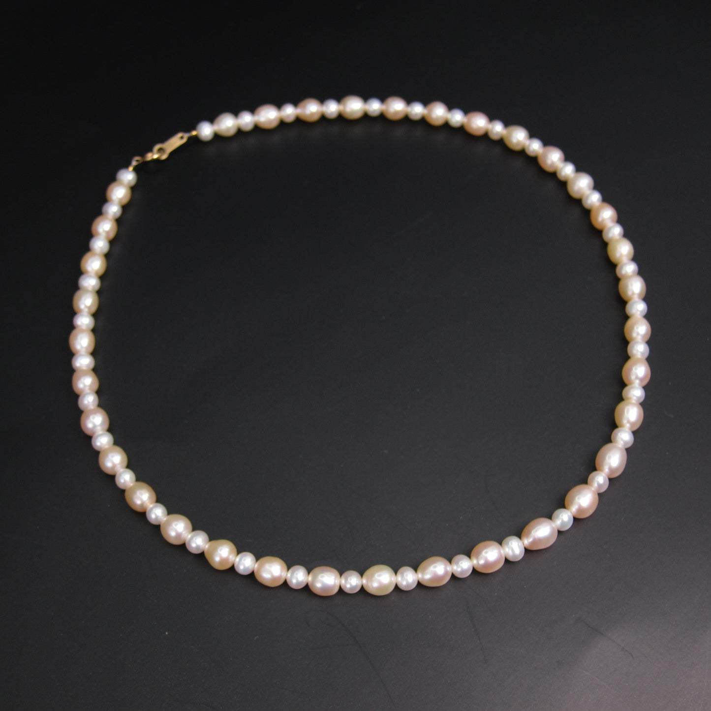 No Brand Vintage Two Tone Freshwater Pearl with K18 Clasp Necklace