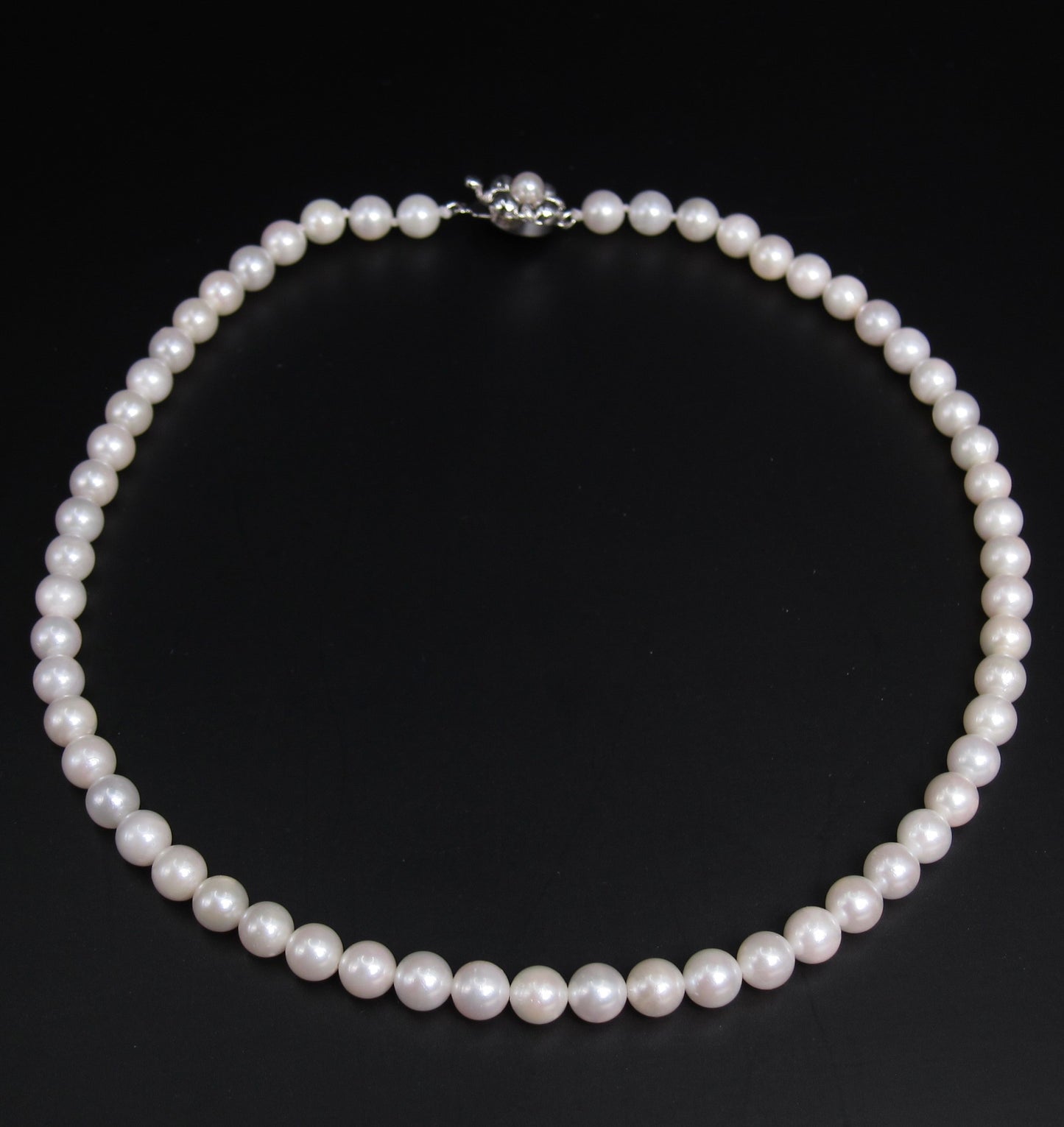 No Brand Vintage Akoya Pearl with Silver Flower Buckle Necklace