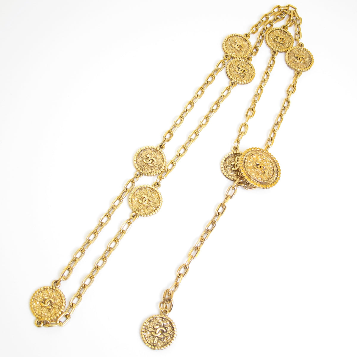 Chanel Vintage 636 CC Medallion Gold-Tone Long Necklace – product detail view 4