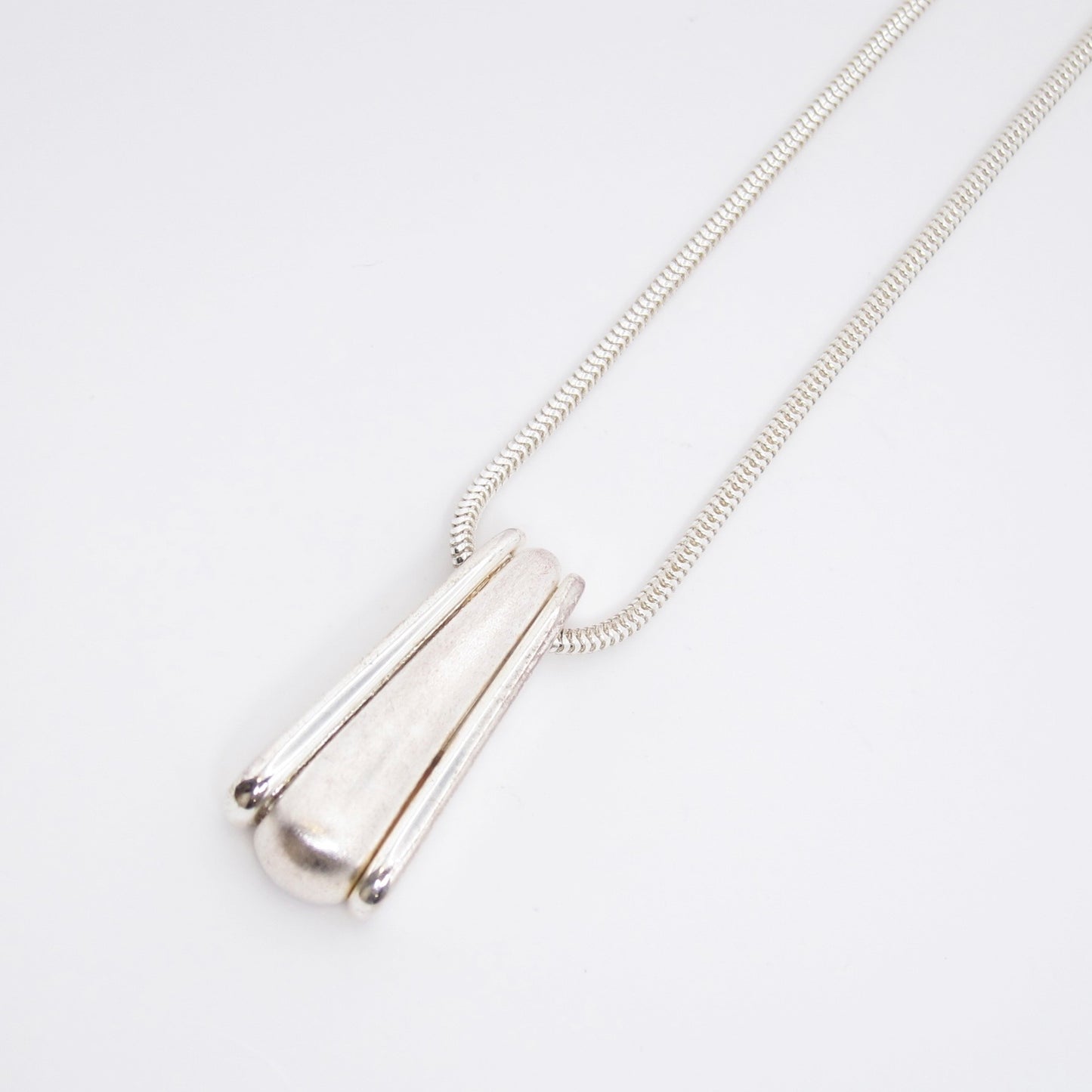 Monet Vintage Streamlined Droplet Pendant Silver Necklace
