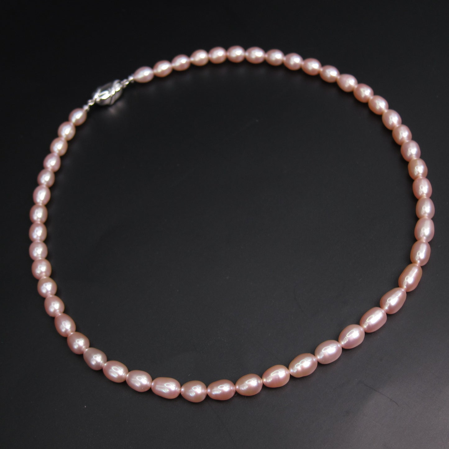 No Brand Vintage Oval and Drop Shaped Freshwater Pearl with Silver Buckle Necklace