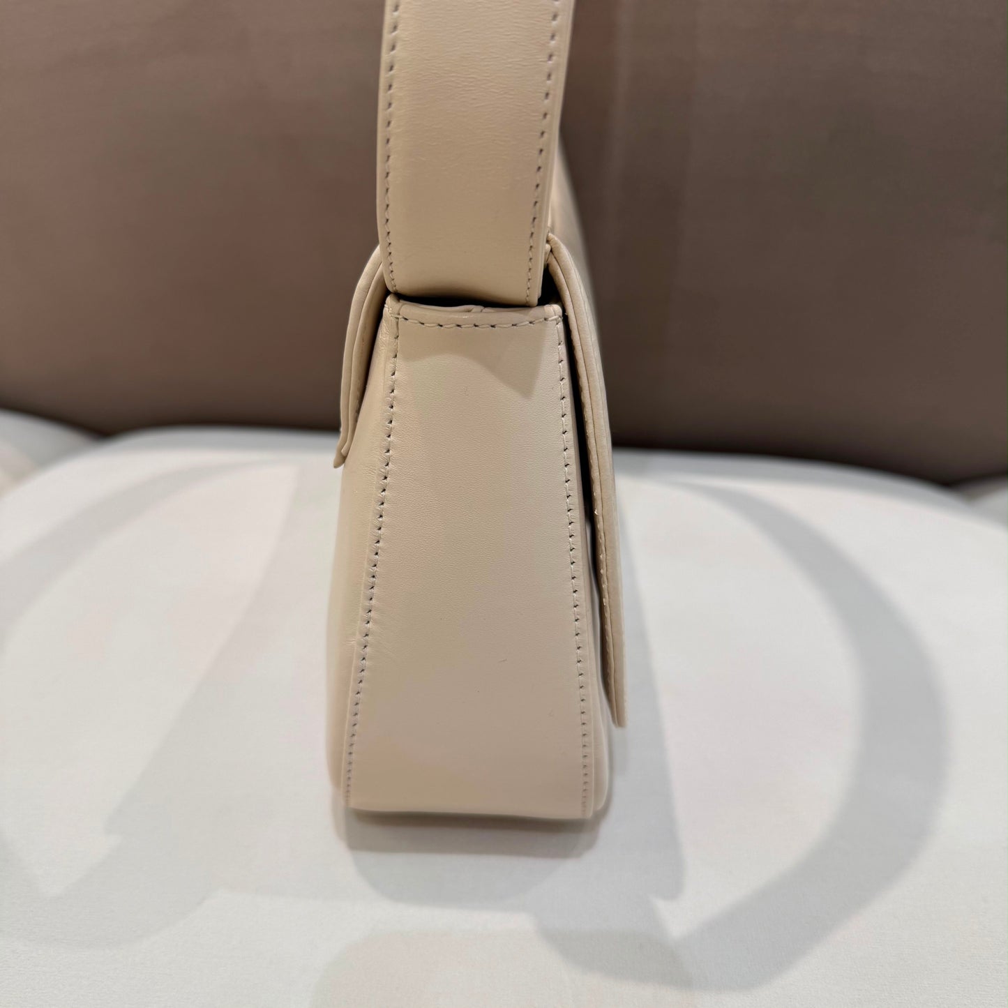 Bally Vintage Ivory Leather Minimal Shoulder Bag