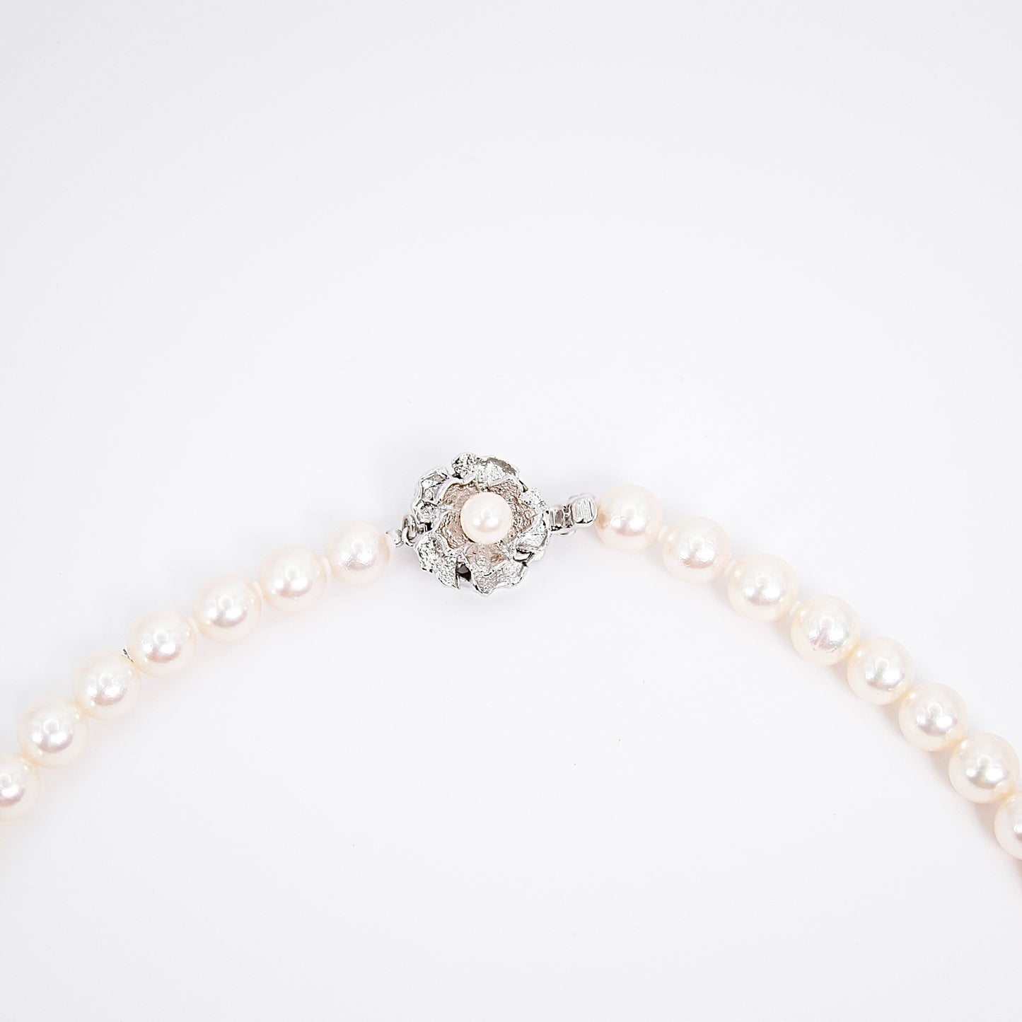 No Brand Vintage Akoya Pearl with Silver Buckle Necklace