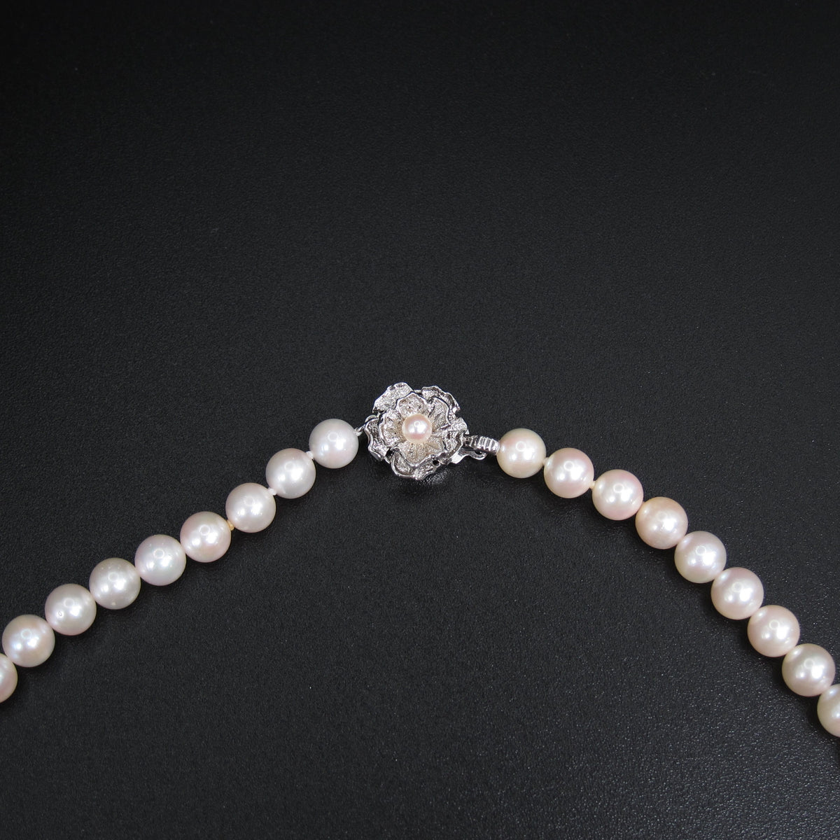 Vintage Akoya Pearl Necklace with Silver Clasp – product detail view 5