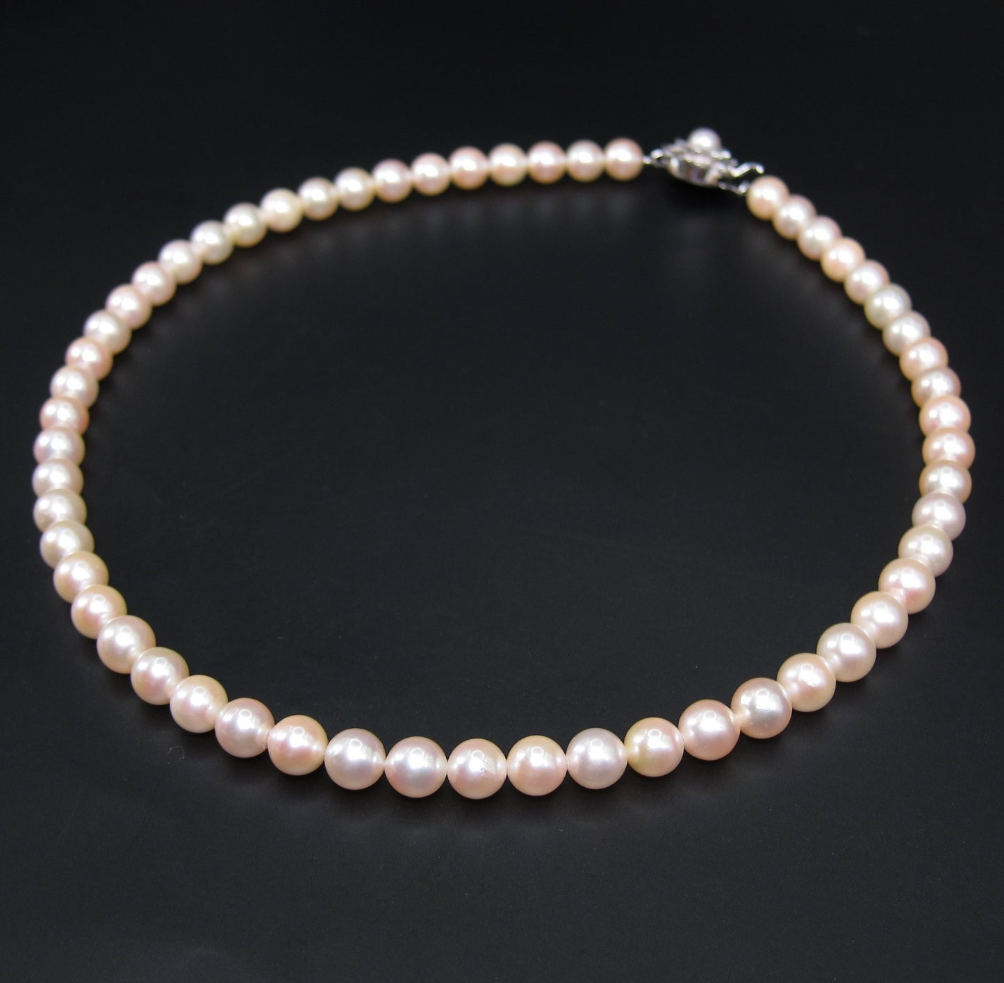 No Brand Vintage Akoya Pearl with Silver Flower Buckle Necklace