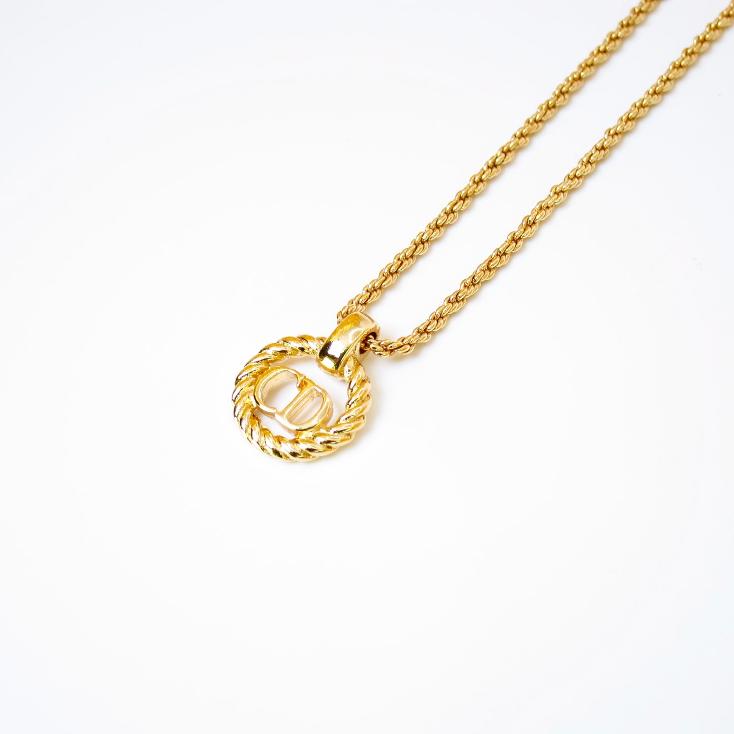 Christian Dior Vintage CD Logo in Twist Circle Golden Necklace