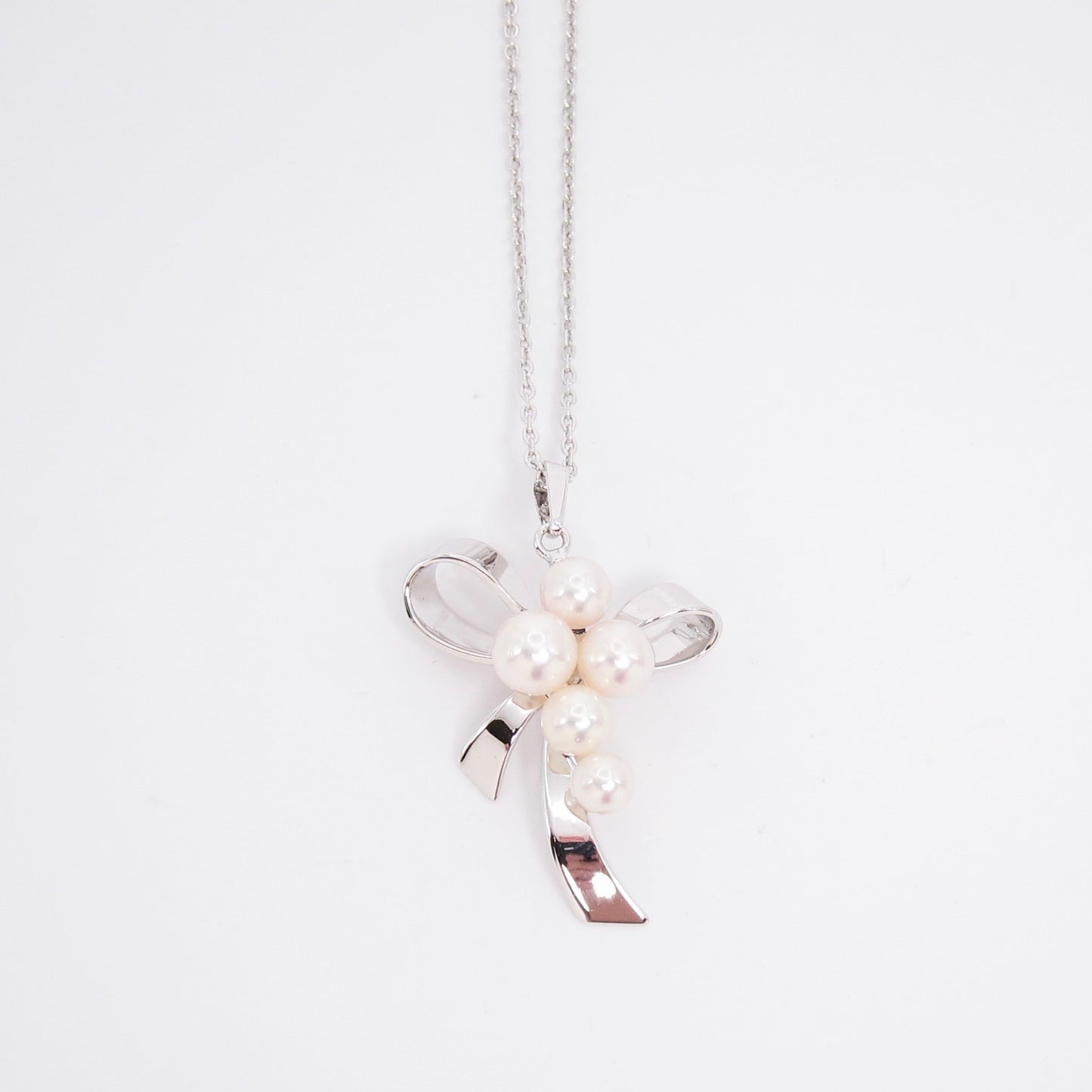 Mikimoto Vintage Ribbon with Pearl Sv Necklace