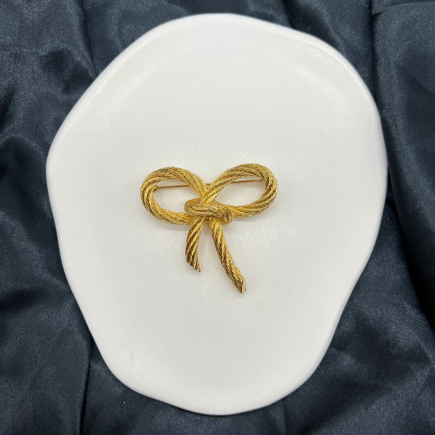 Christian Dior Vintage Twist Bow Golden Brooch