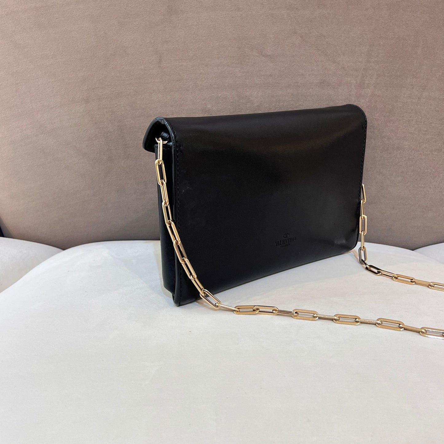Valentino Garavani Vintage V-Logo Smooth Leather Chain Shoulder Bag