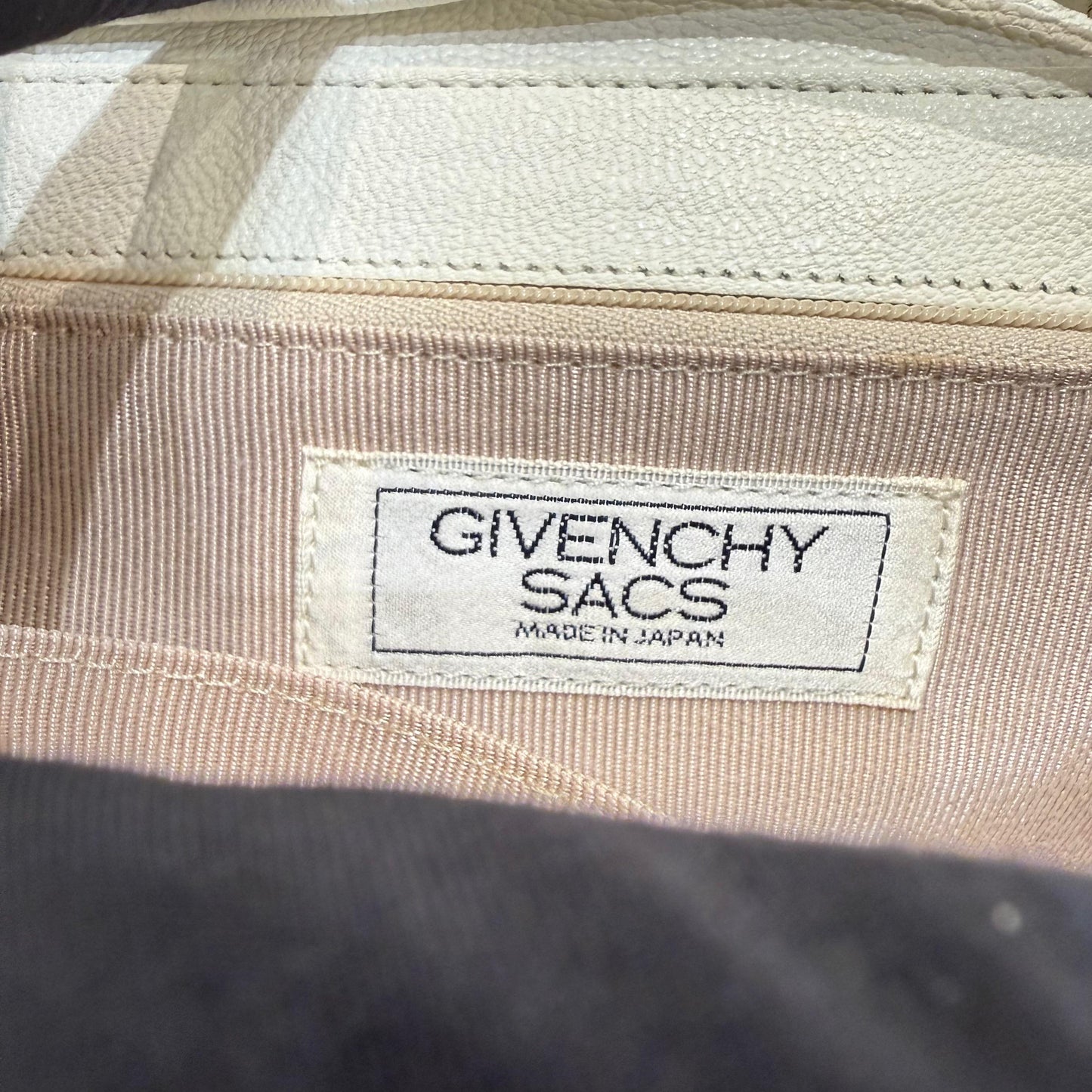 Givenchy Vintage White Leather 4G Logo Shoulder Bag