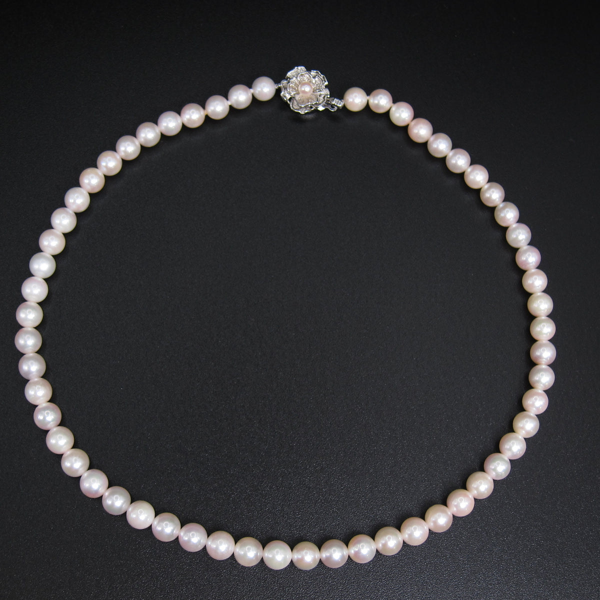 Vintage Akoya Pearl Necklace with Silver Clasp – product detail view 4