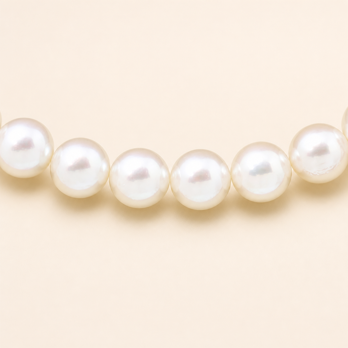 Vintage Akoya pearl necklace with 7.5 to 7.9 mm pearls