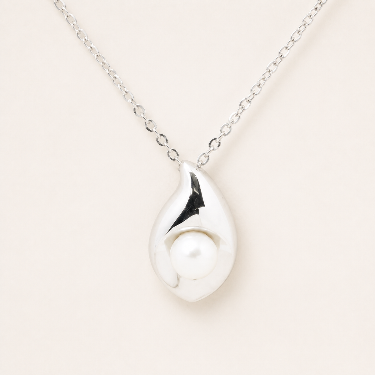 Vintage Tasaki silver teardrop pendant necklace with pearl