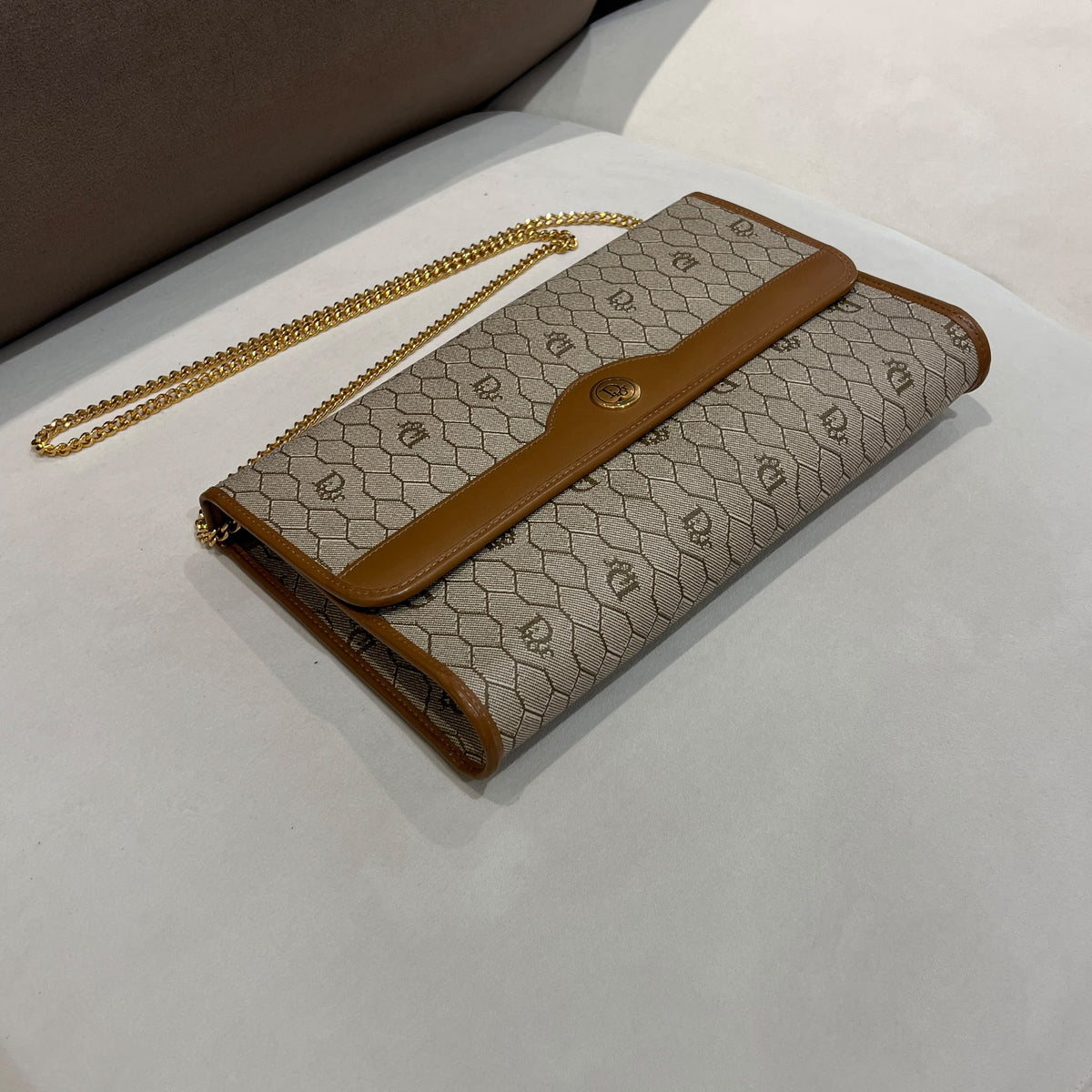 Christian Dior Beige Honeycomb Chain Shoulder Bag — base corner