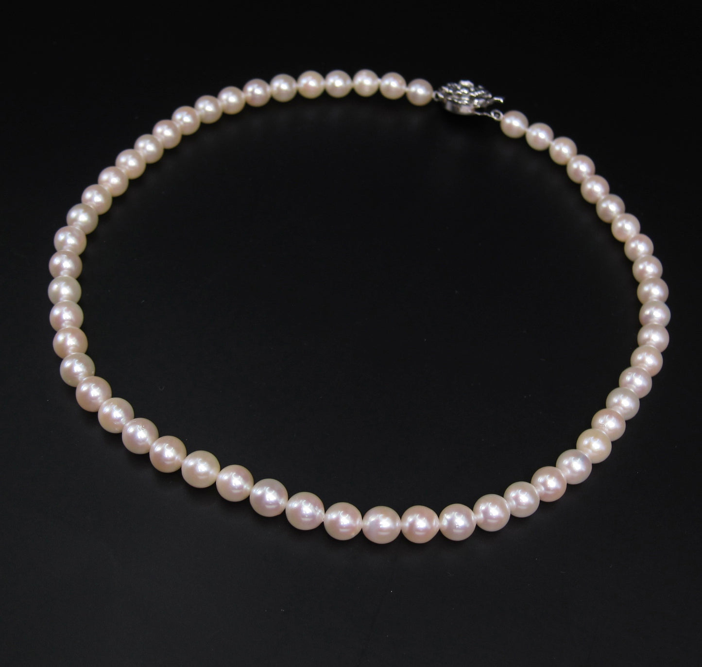 No Brand Vintage Akoya Pearl with Silver Flower Buckle Necklace