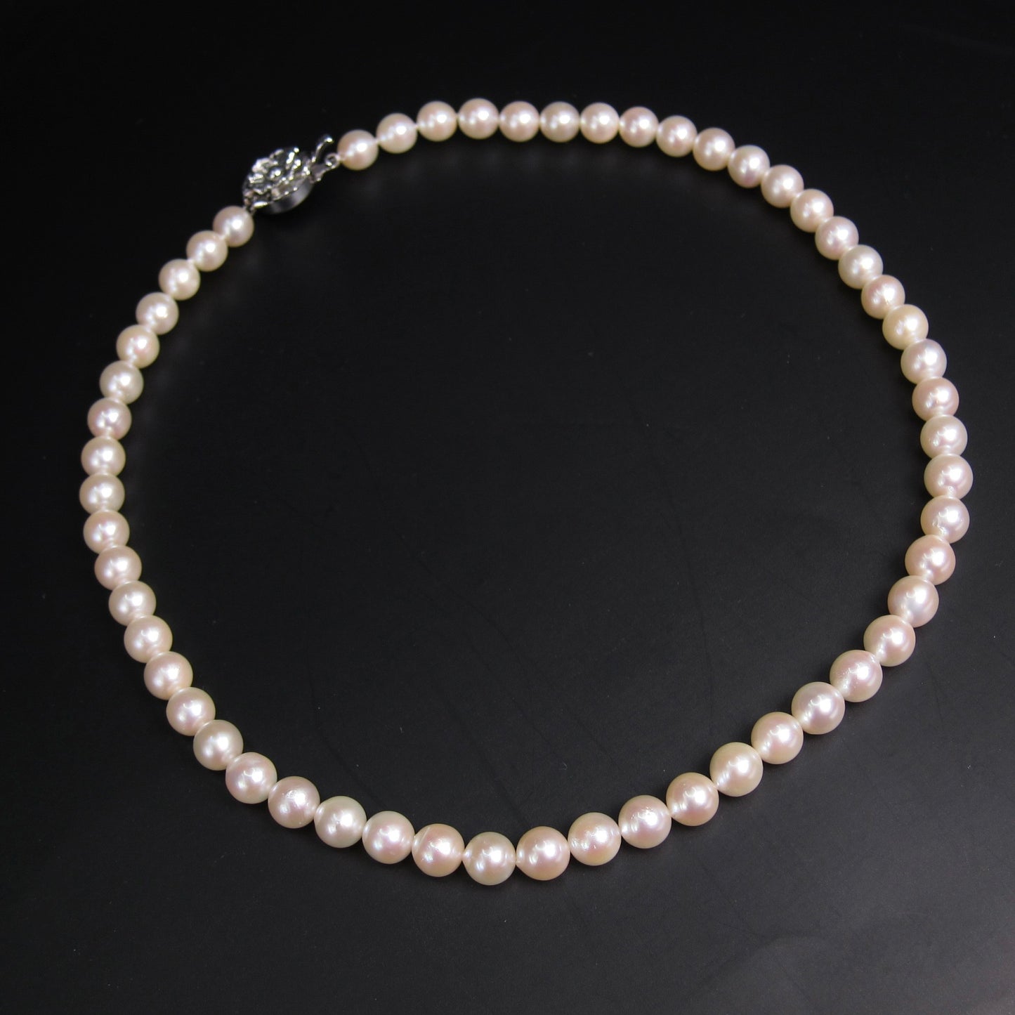 No Brand Vintage Akoya Pearl with Silver Flower Buckle Necklace