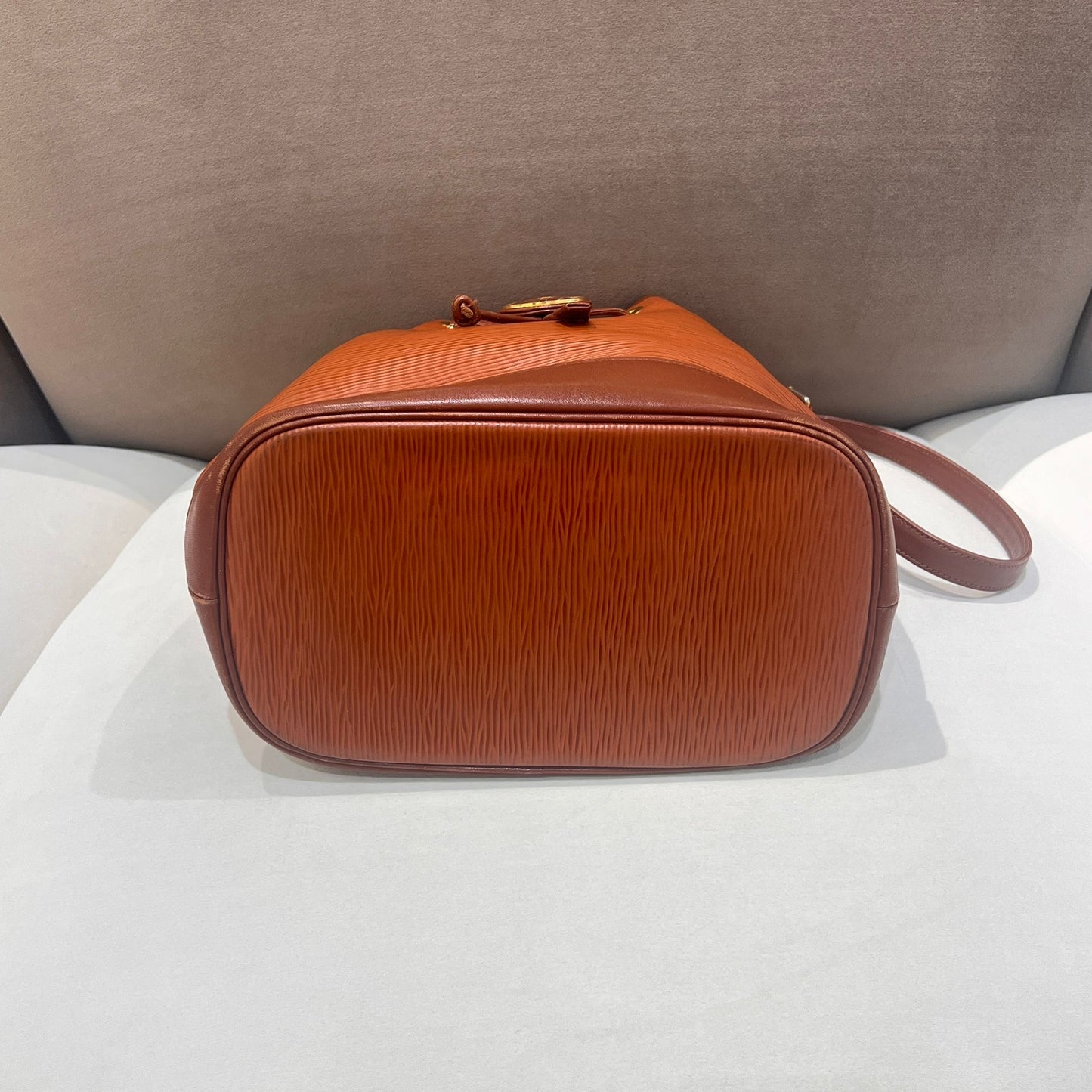 Valentino Garavani Vintage Textured Leather Brown Drawstring Bucket Shoulder Bag