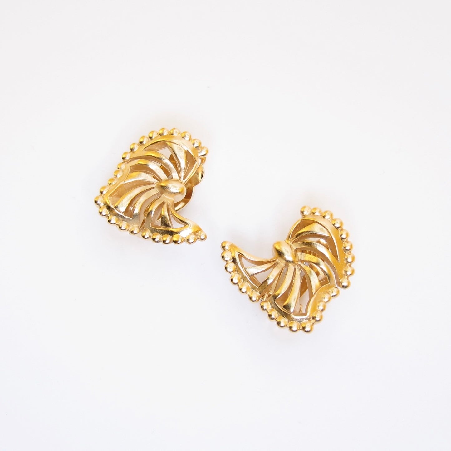 Nina Ricci Vintage Ribbed Ribbon Bow Golden Clip-on Earrings