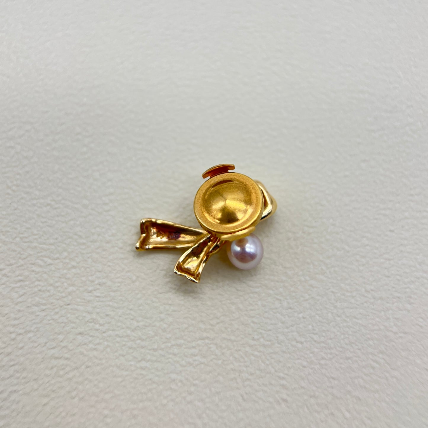 Tasaki Vintage Akoya Pearl and K18 Yellow Gold Ribbon Brooch