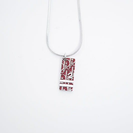 Christian Dior 復古勃根地紅和 Trotter 銀項鍊