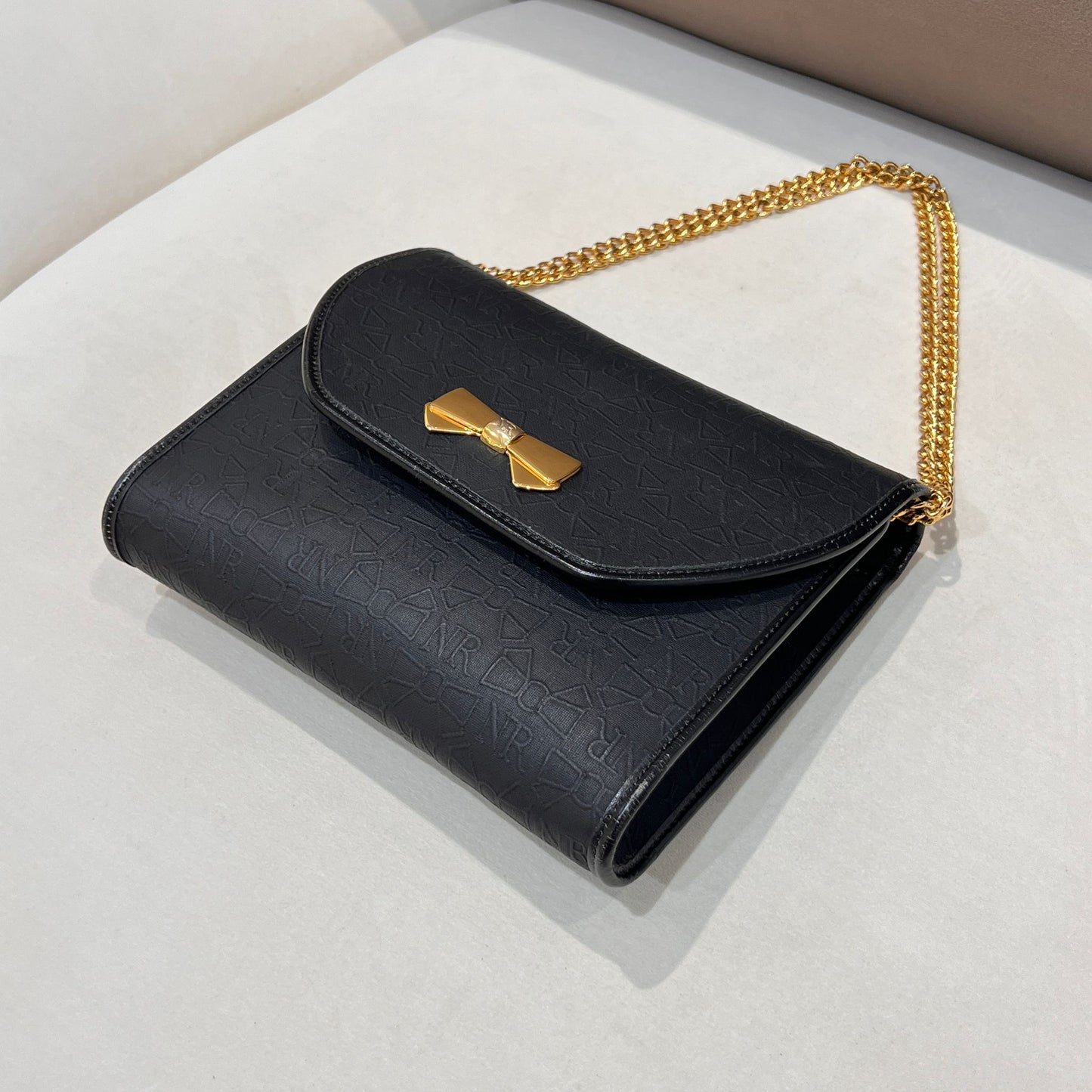 Nina Ricci Vintage Bow Embossed Leather Black Chain Shoulder Bag