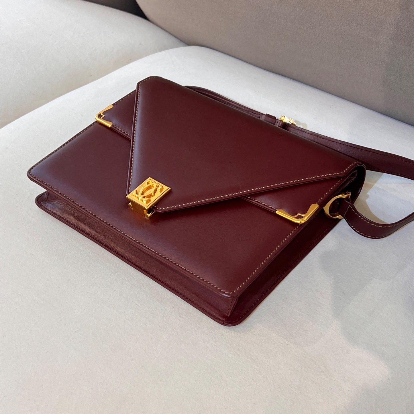 Cartier Must Line Vintage Burgundy Leather Gold Logo Shoulder Bag