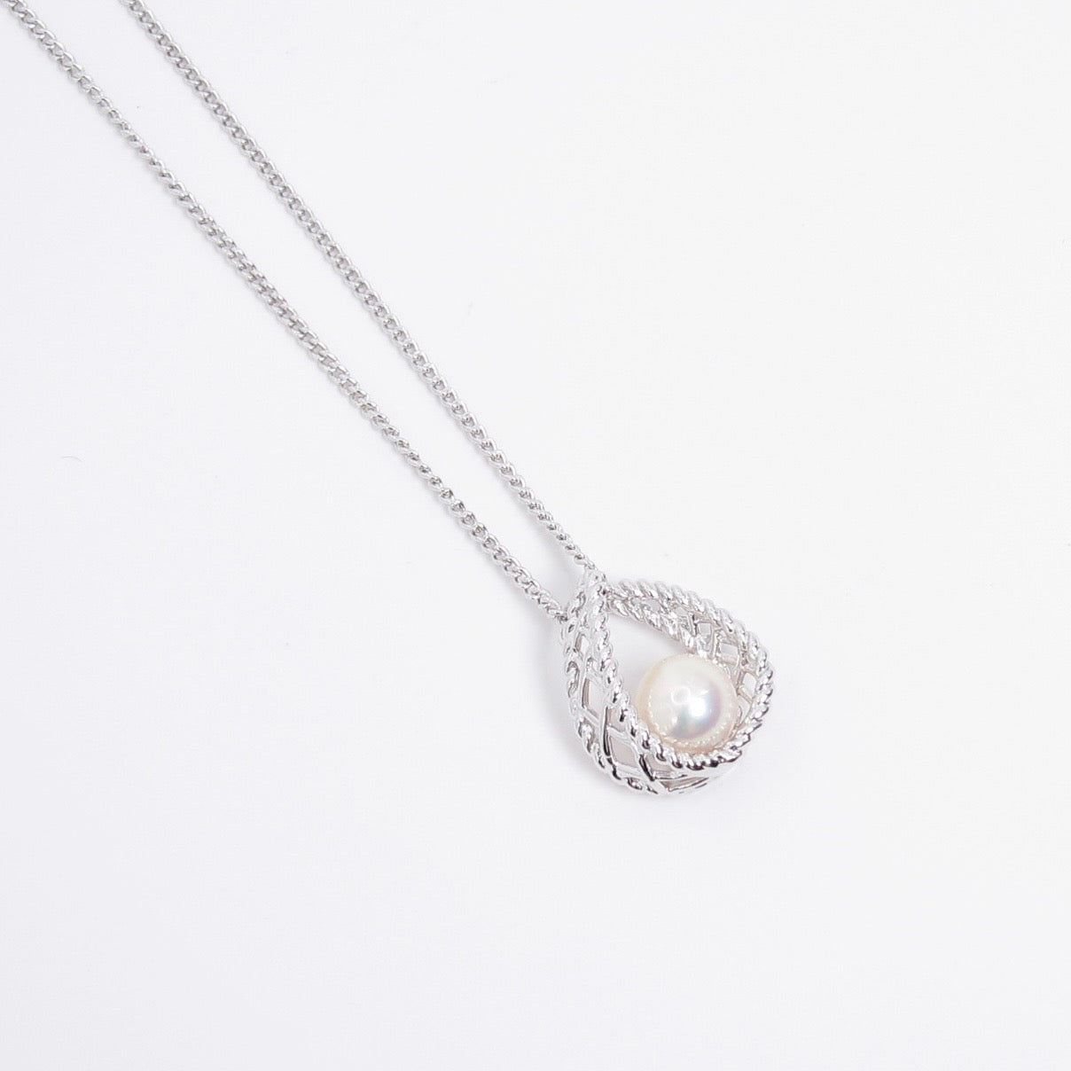 Tasaki Vintage Akoya Pearl Teardrop Twist Pendant Silver Necklace