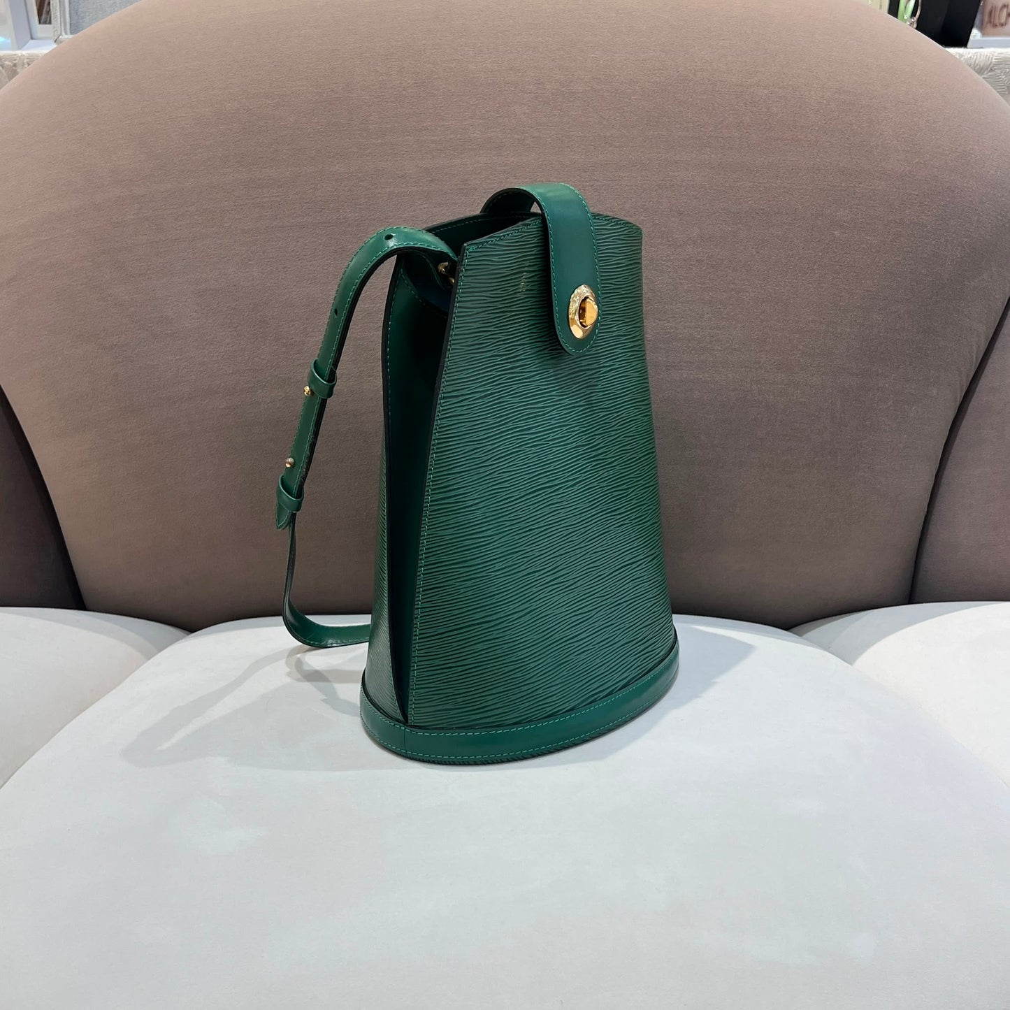 Louis Vuitton Vintage Borneo Green Epi Leather Cluny M52254 Shoulder Bag