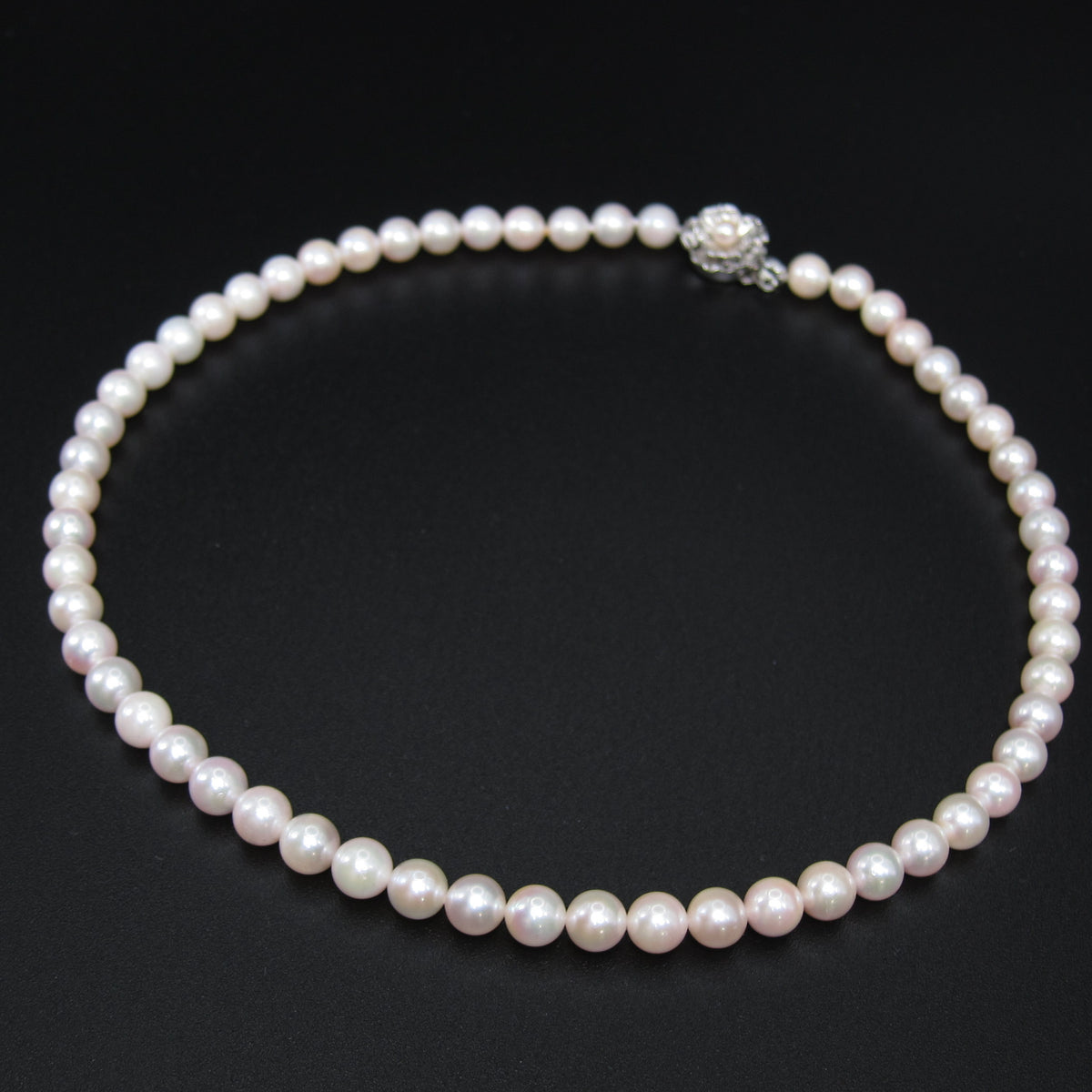 Vintage Akoya Pearl Necklace with Silver Clasp – product detail view 3