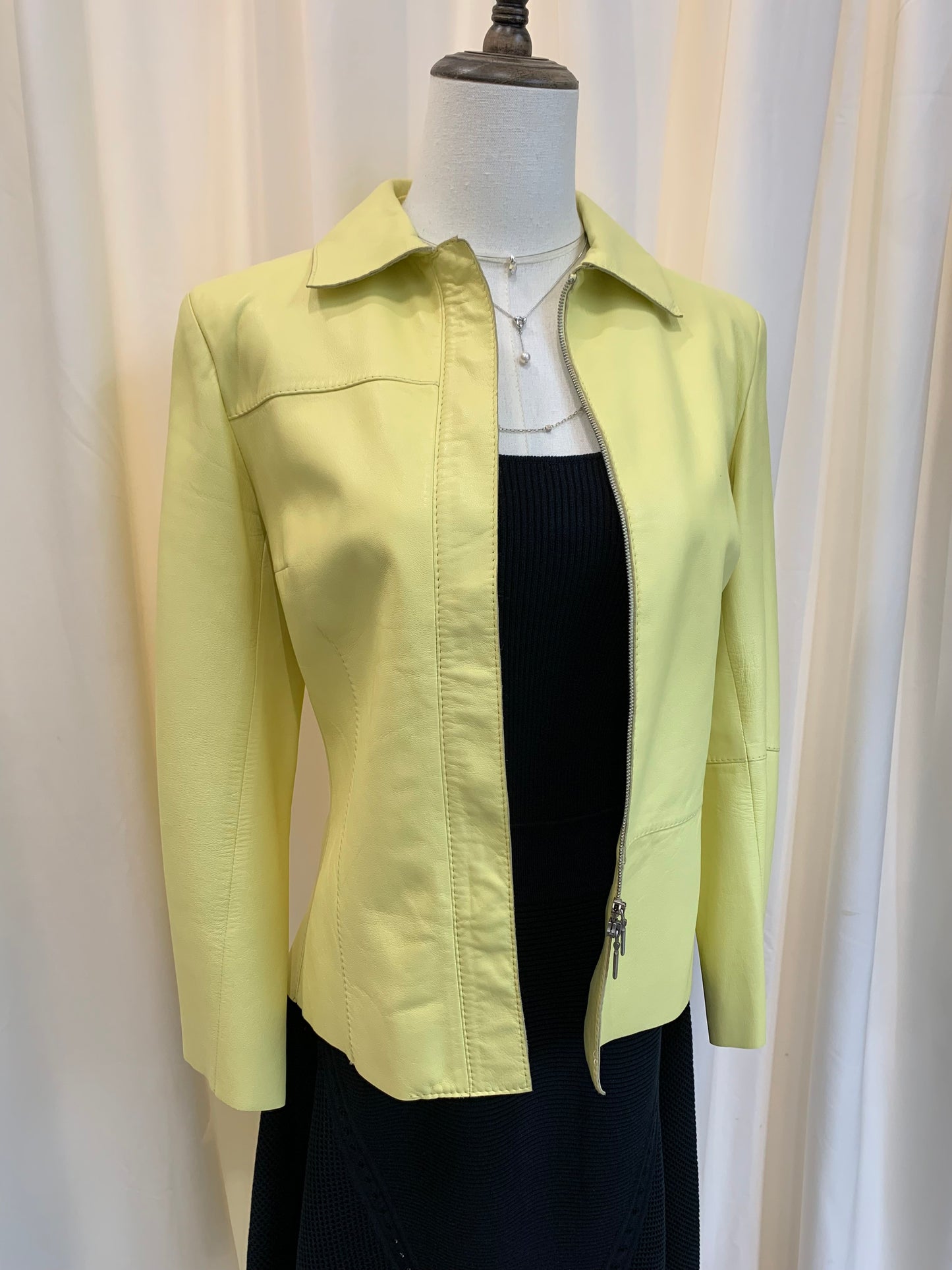 Valentino Miss V Vintage Lemon Yellow Leather Cropped Jacket Size 38