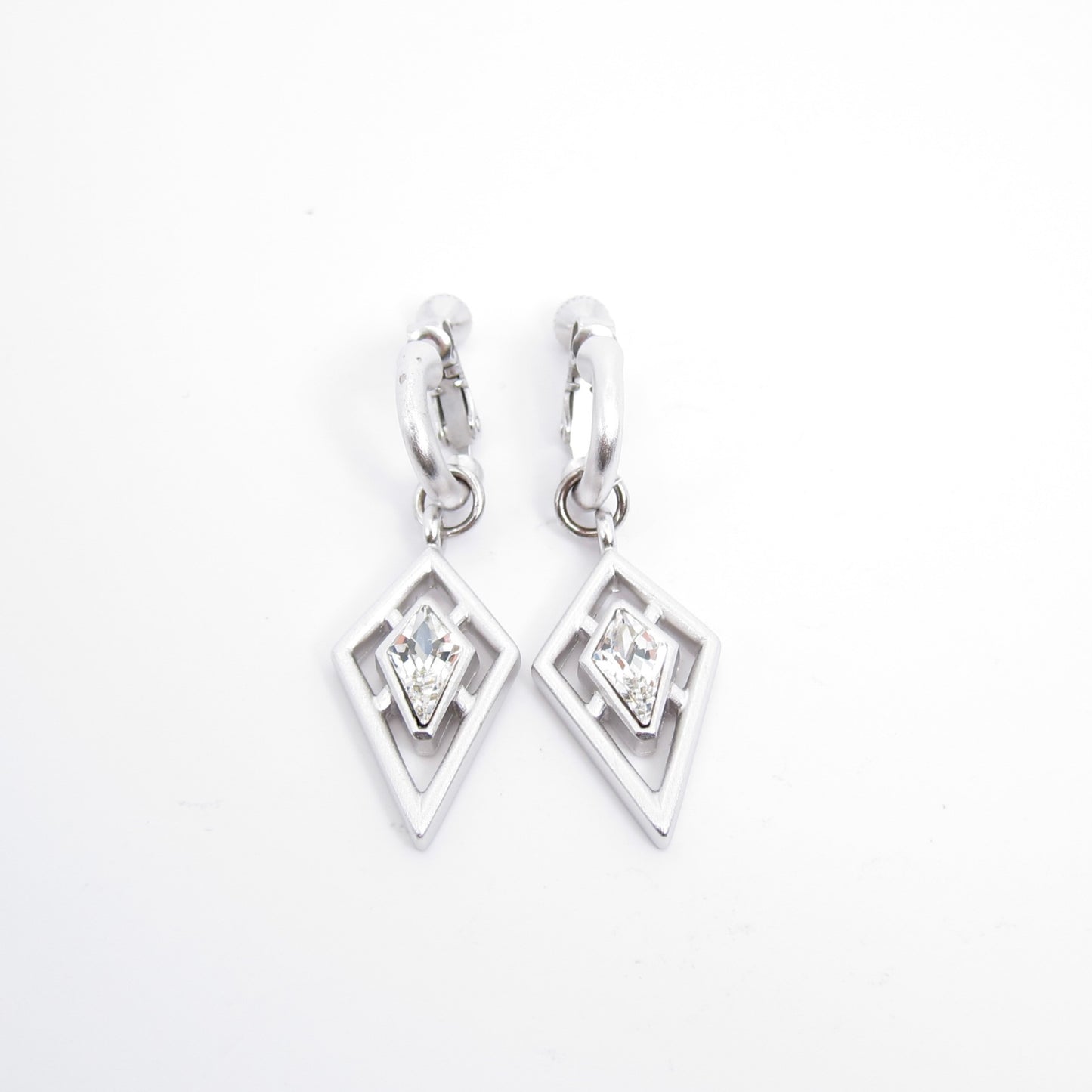 紀梵希復古菱形鑲鑽銀色吊墜夾式耳環