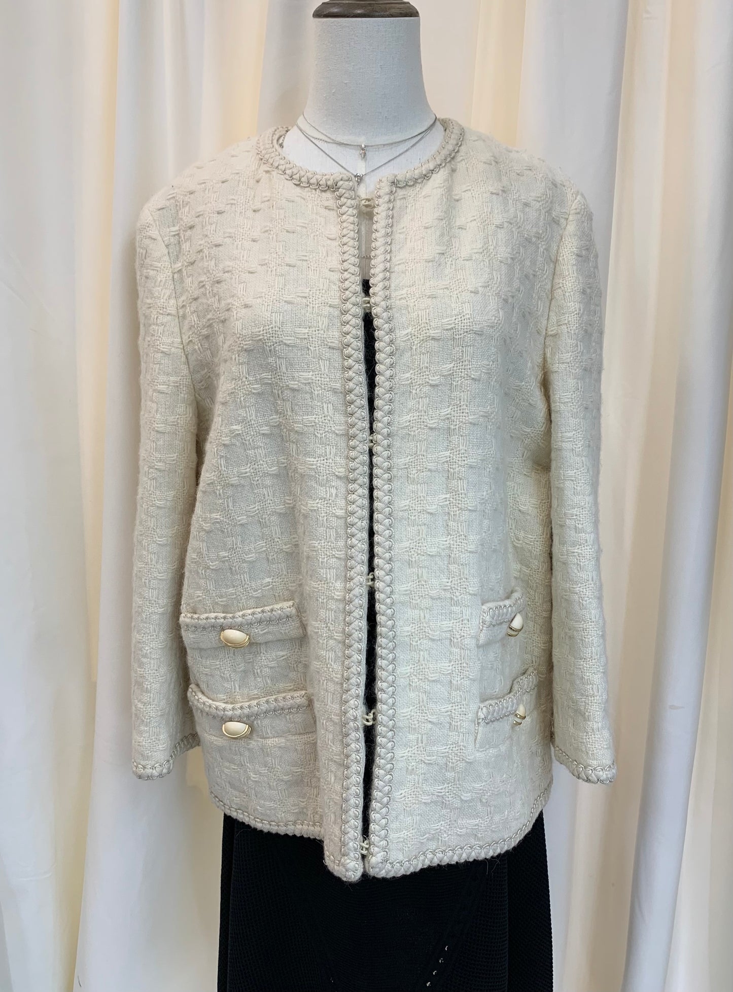 Gucci Vintage Cream Tweed Cropped Collarless Jacket
