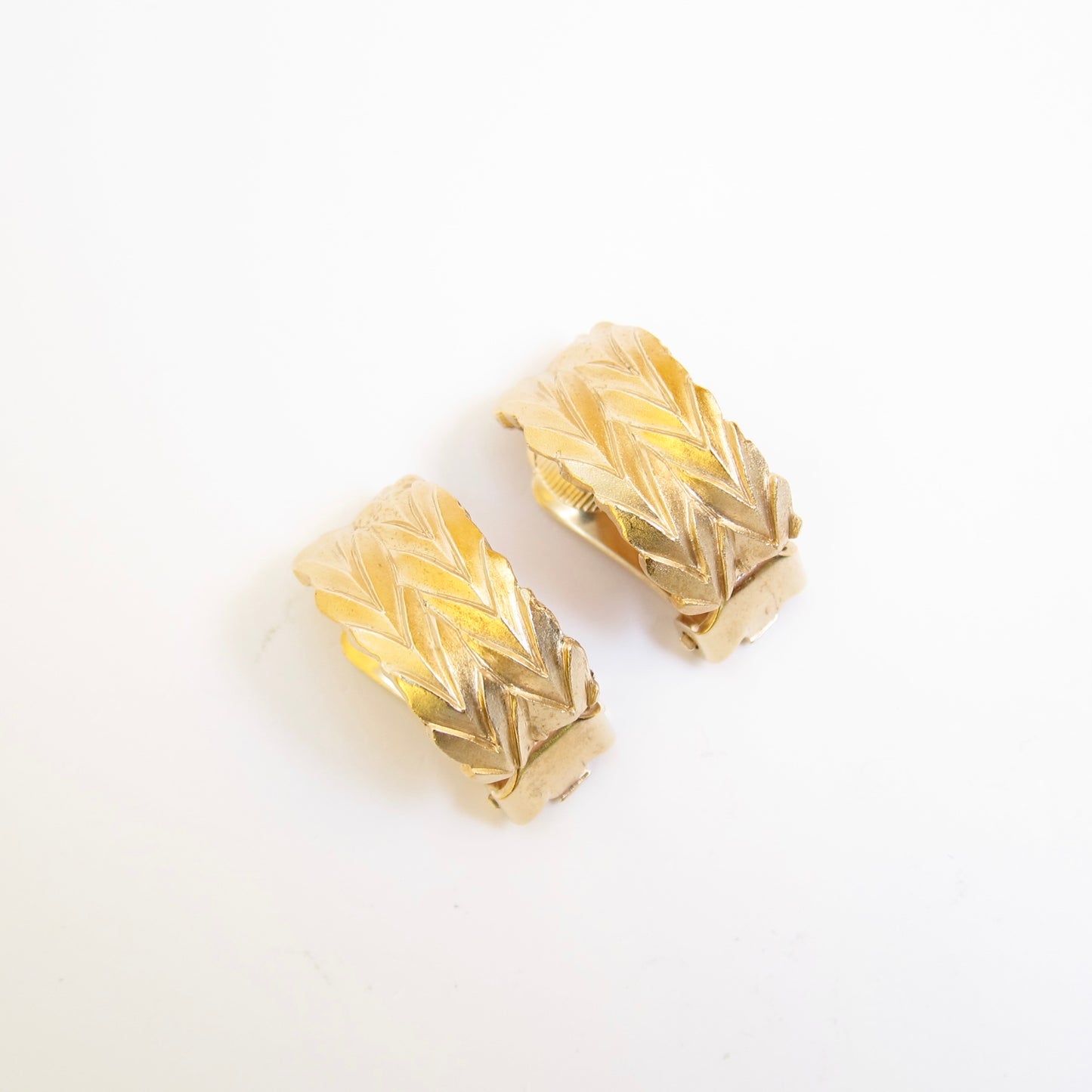 Christian Dior Vintage Leaf Motif Golden Clip-on Earrings