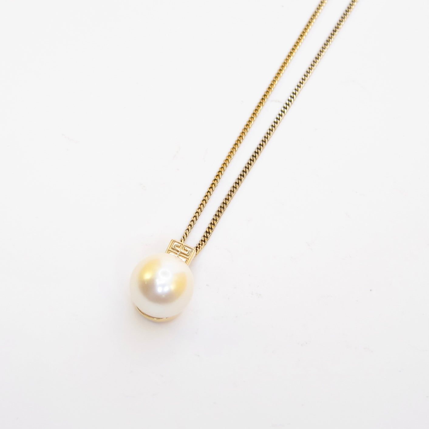 Givenchy Vintage 4G Logo and Pearl Golden Necklace