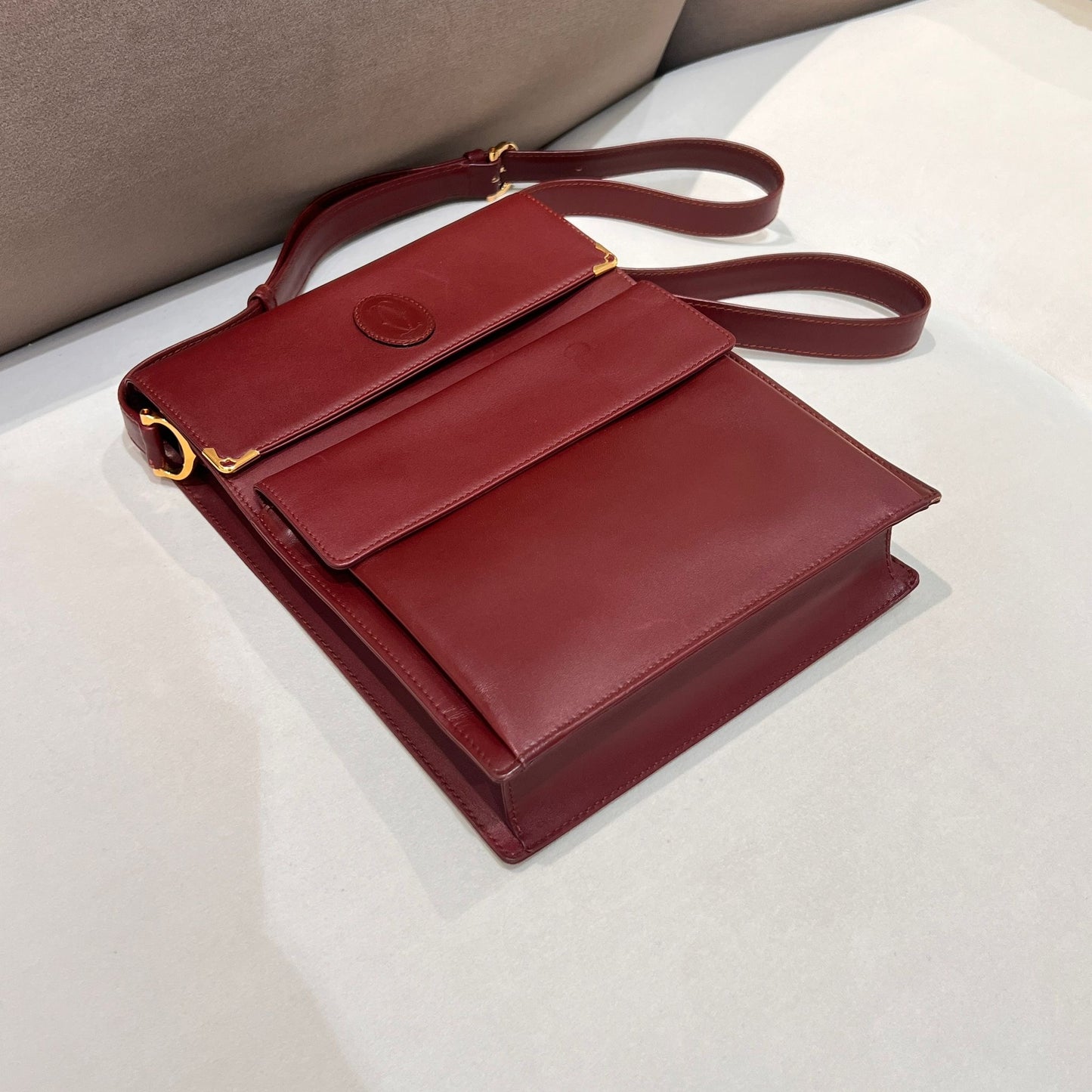 Cartier Vintage Must De Cartier Burgundy Red Leather Shoulder Bag