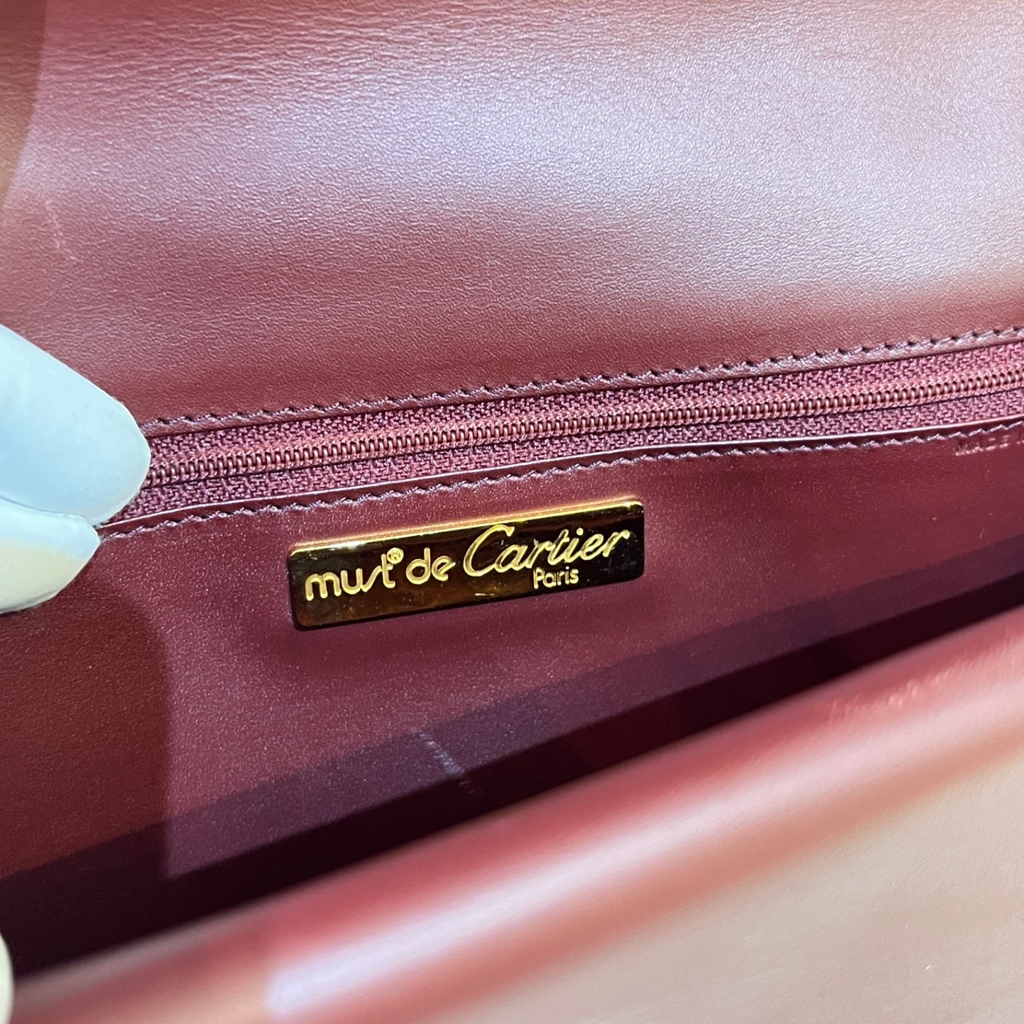 Cartier Must Line Vintage Burgundy Leather Gold Logo Shoulder Bag