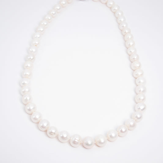 No Brand Vintage Freshwater Pearl with Silver Buckle Necklace
