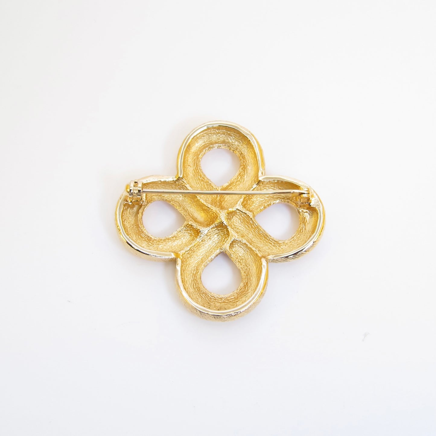 Burberry Vintage Textured Open Knot Golden Brooch